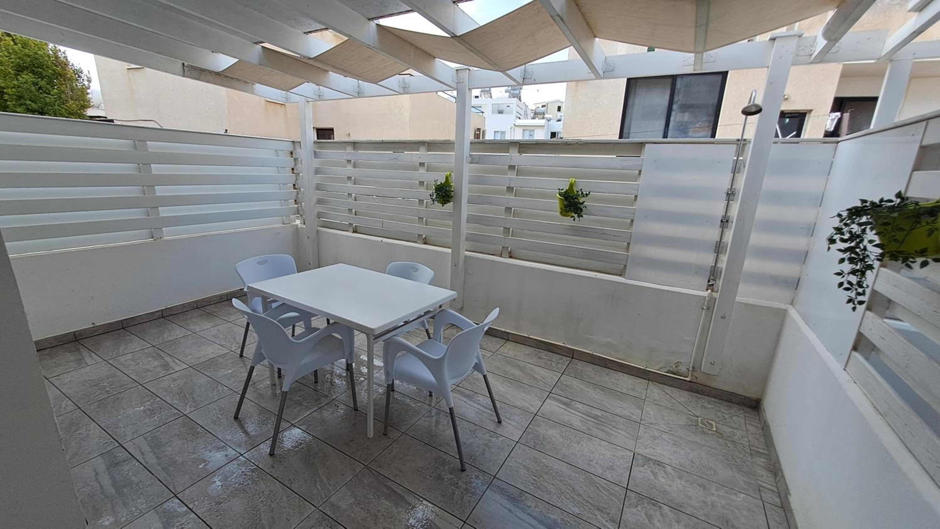 Dream Beach House Steps from the Sea & Free Parking