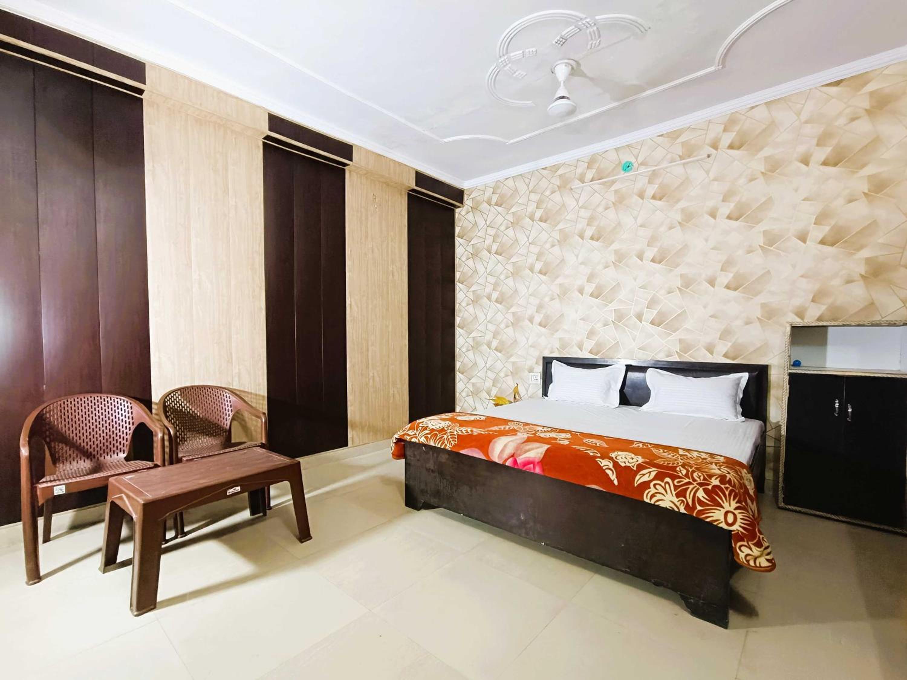 Hotel O Home Pari Mahal Homestay