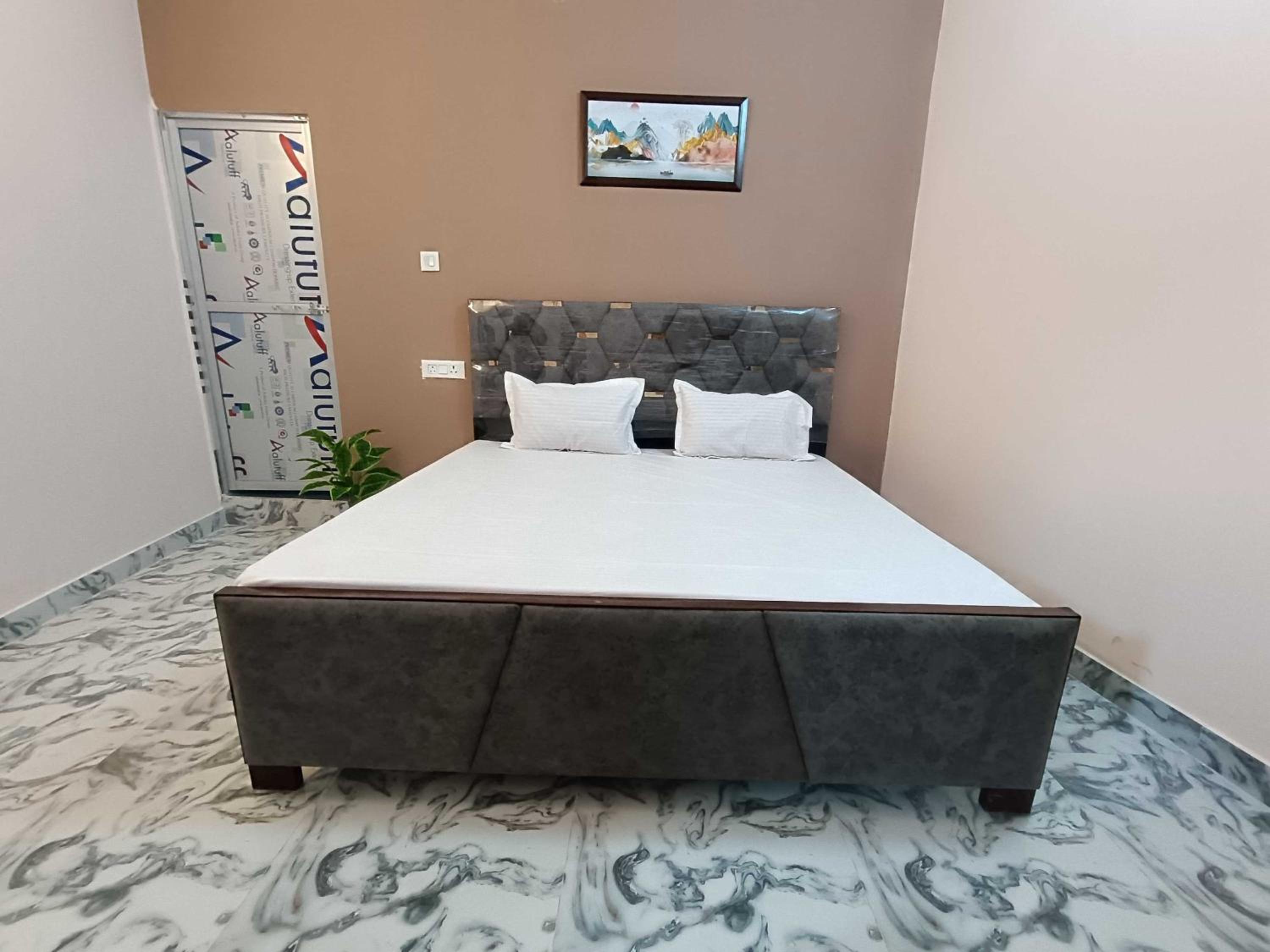 Hotel O Home Pari Mahal Homestay