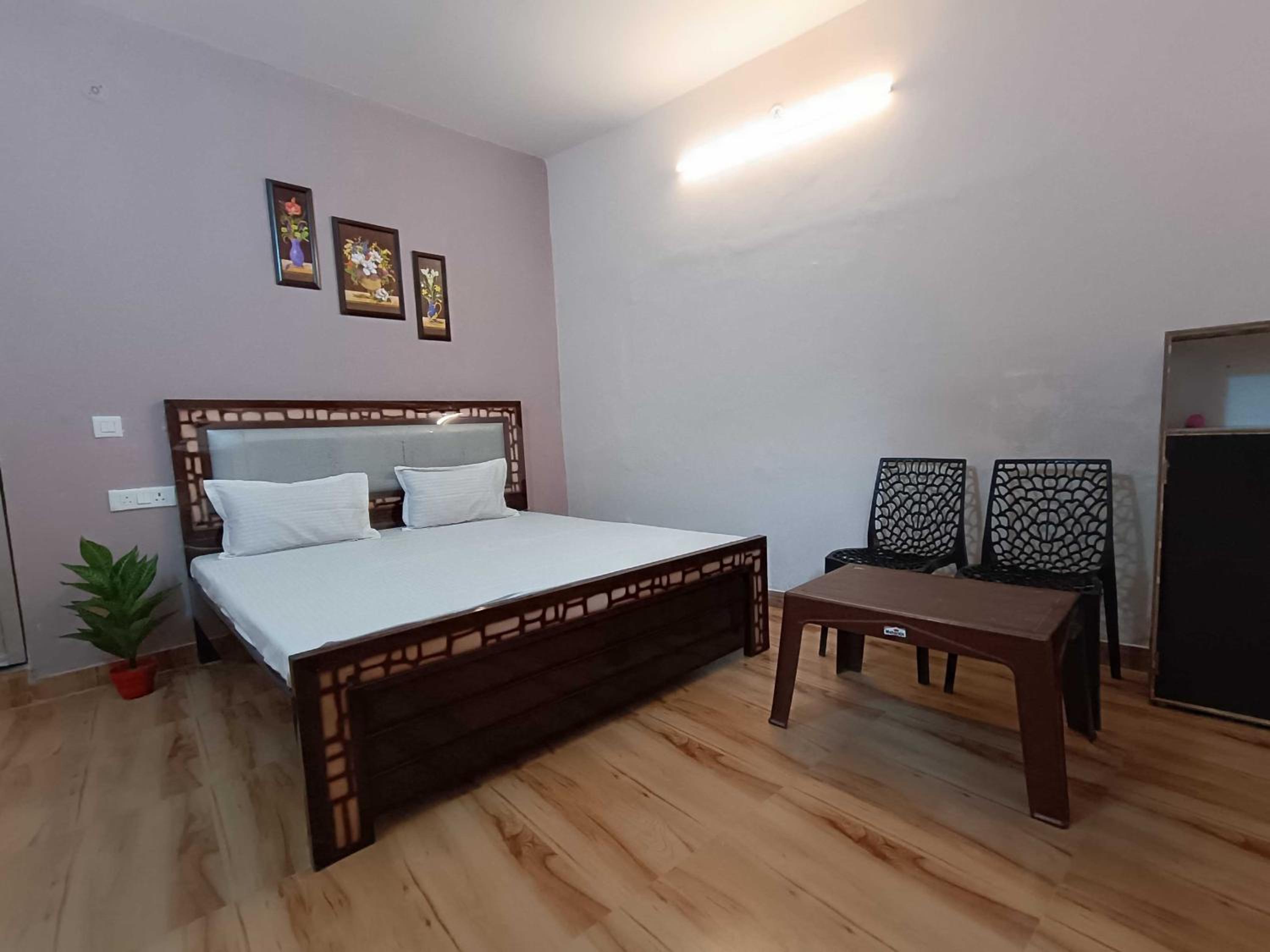 Hotel O Home Pari Mahal Homestay