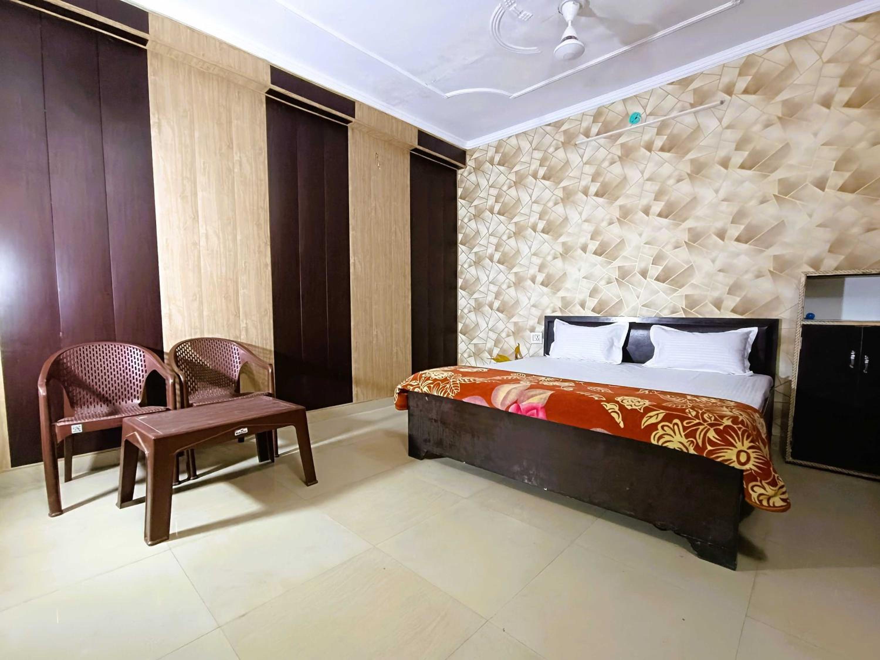 Hotel O Home Pari Mahal Homestay
