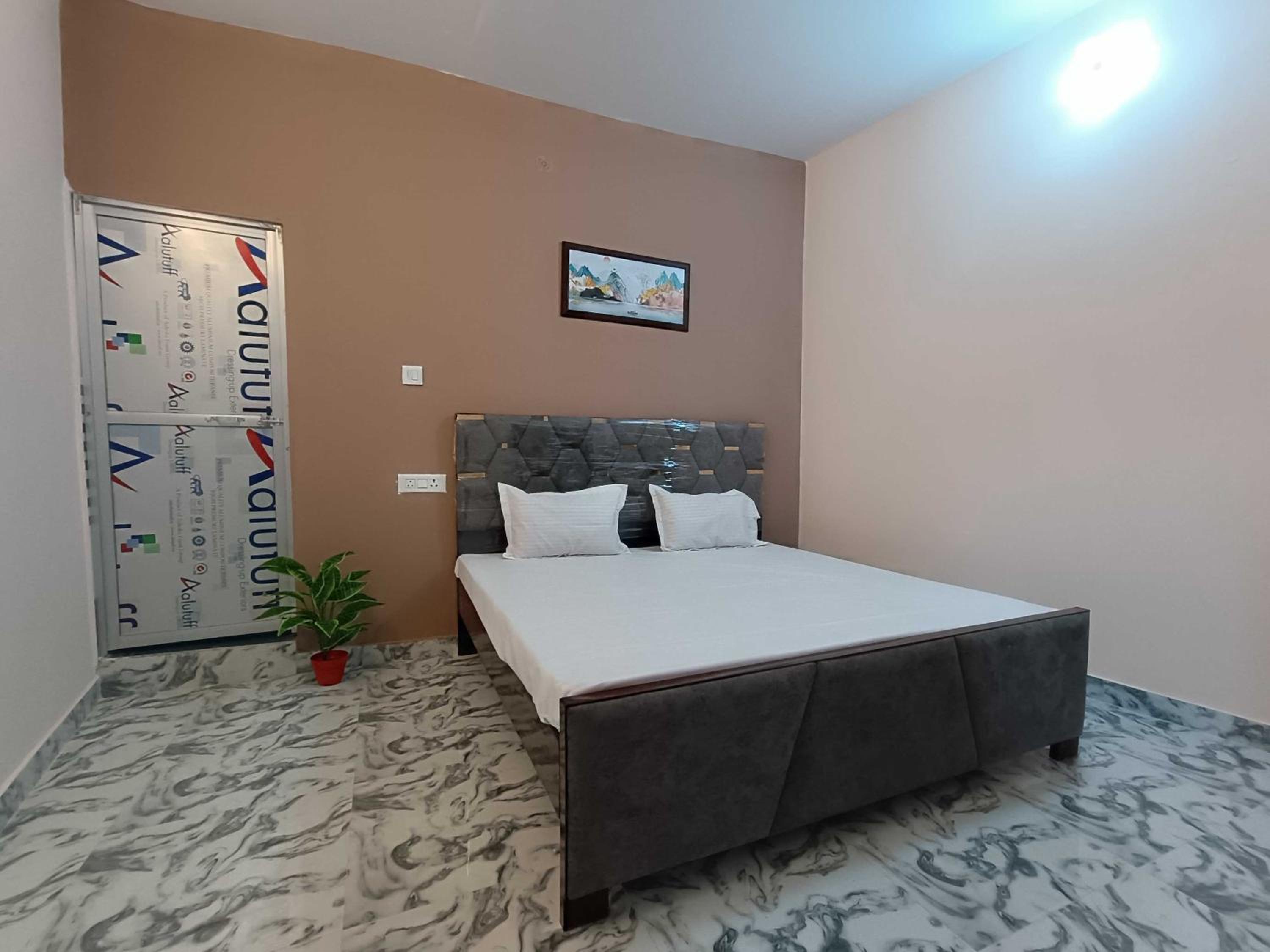 Hotel O Home Pari Mahal Homestay