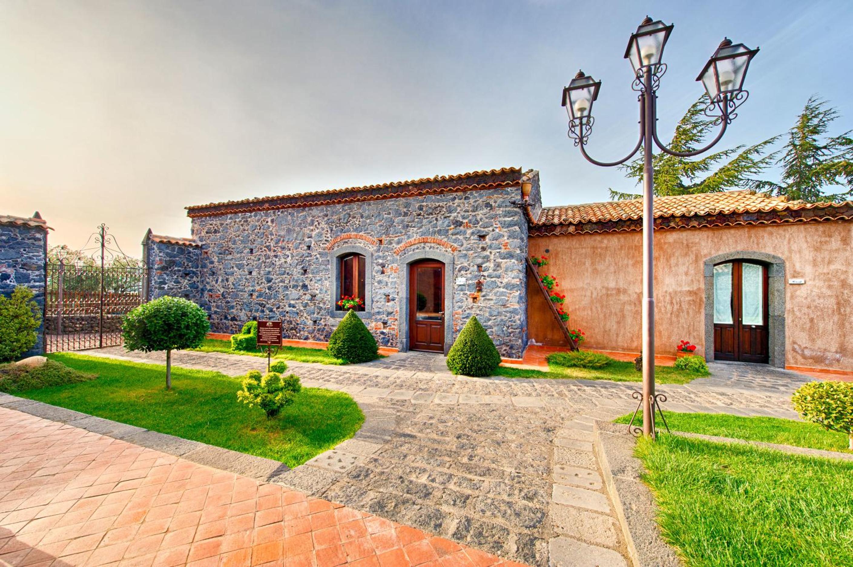 Etna Quota Mille Boutique Hotel, Typical Sicilian Food & Wine view 3