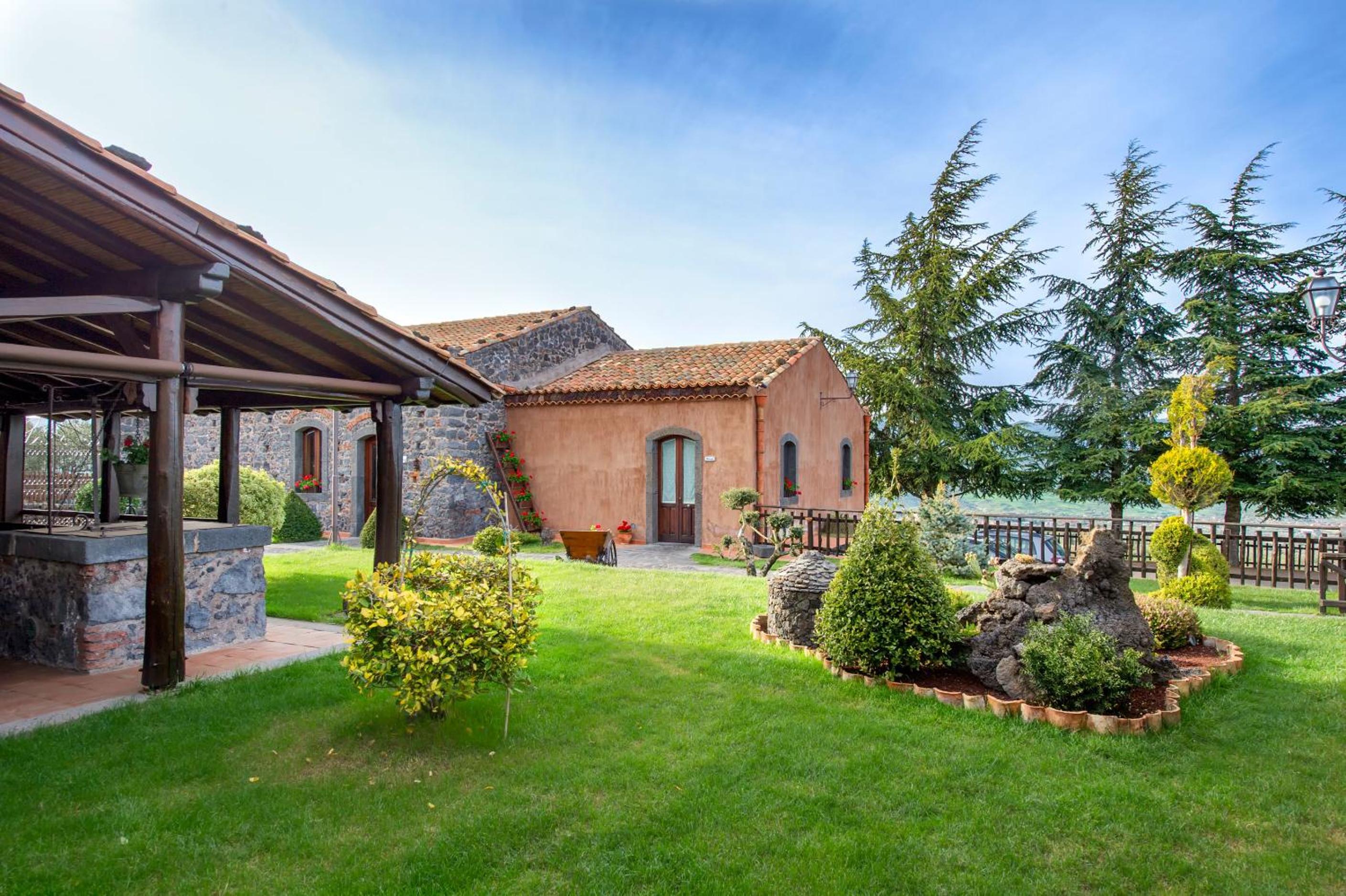 Etna Quota Mille Boutique Hotel, Typical Sicilian Food & Wine view 2