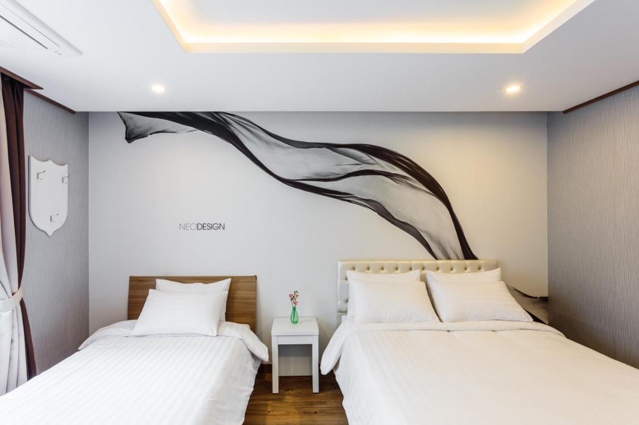 Rex Hotel