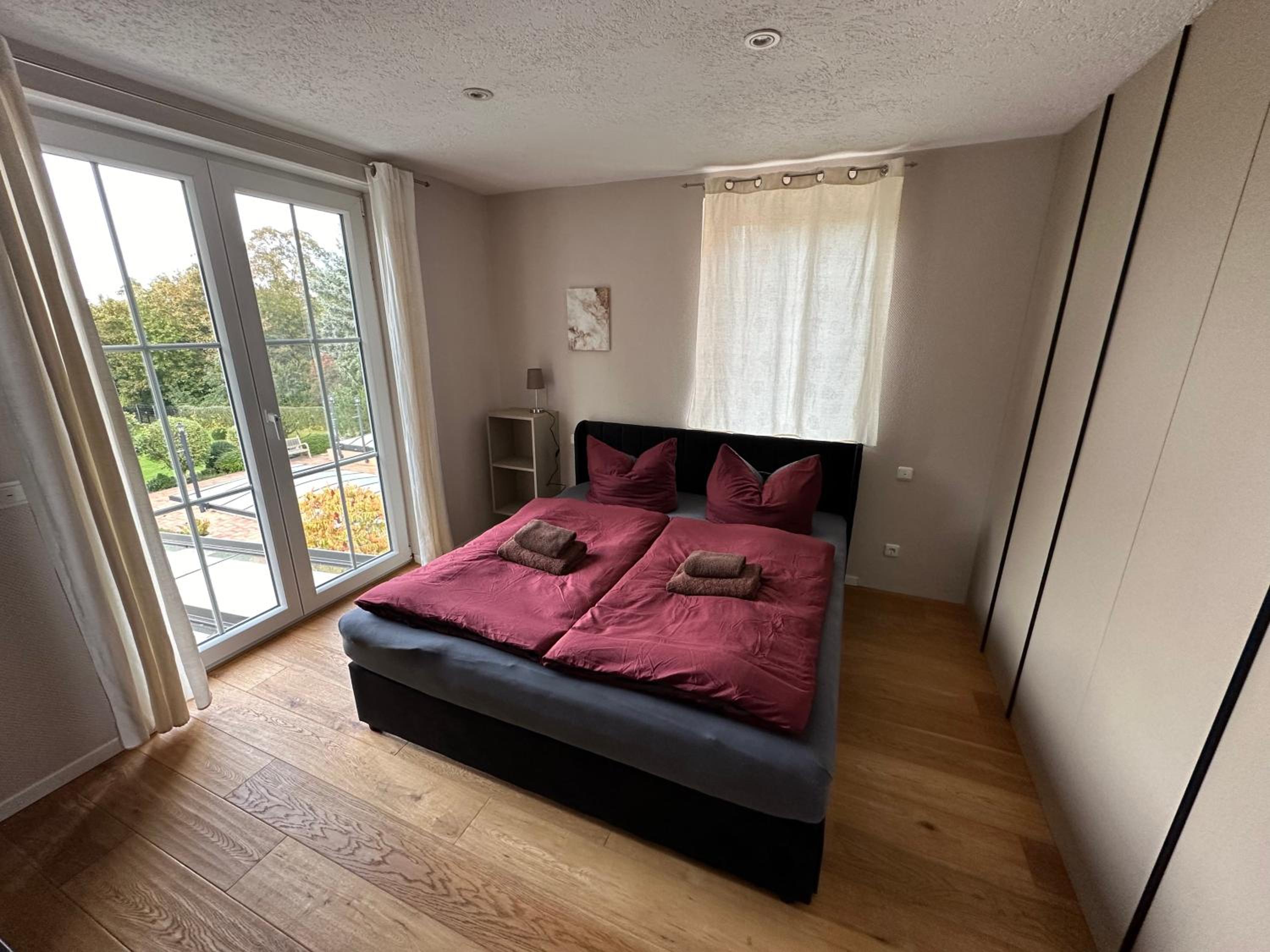 Stadtvilla in Leipzig 7 Personen 3 Schlafzimmer 2 Bäder Garten und Terrasse zentral gelegen Messe Innenstadt Seen