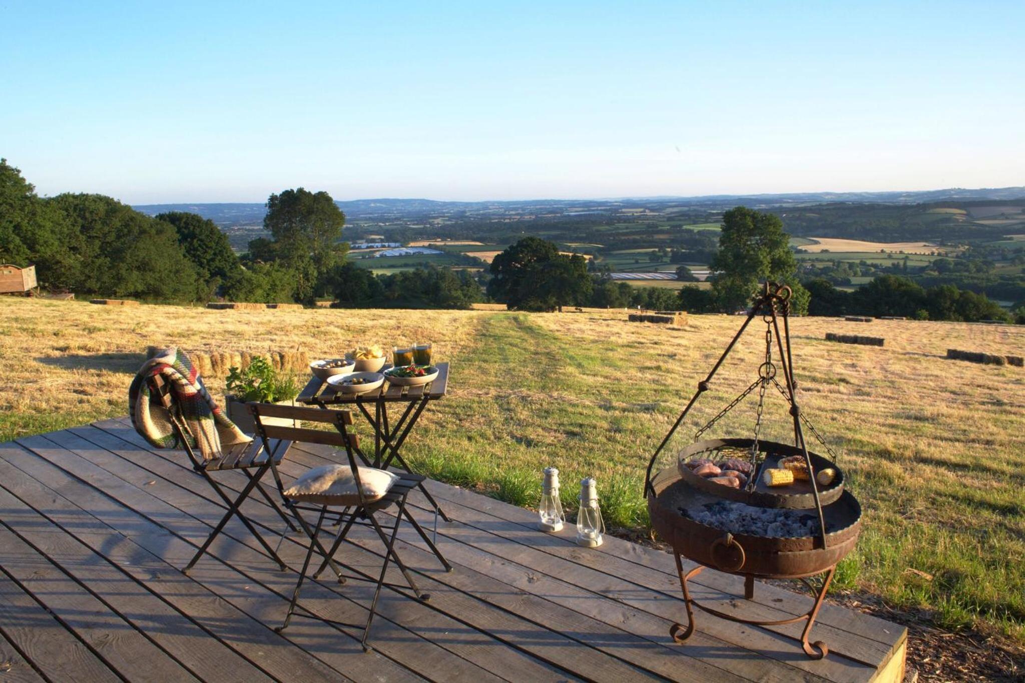 Tilbury Shepherd Huts & Holiday Cottages with Hot Tubs view 2