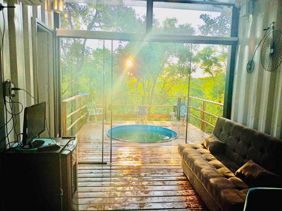Casa Container com piscina