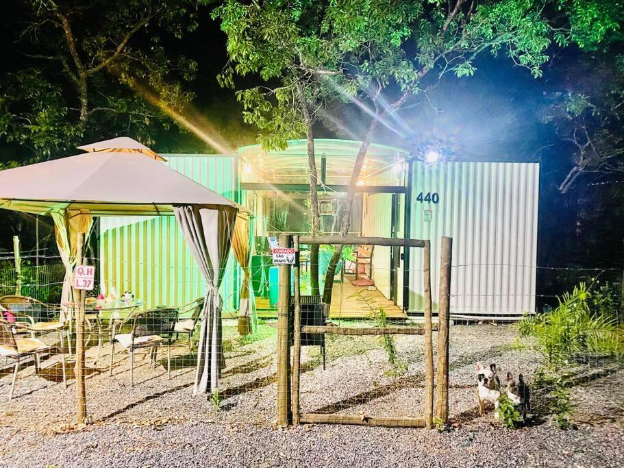 Casa Container com piscina