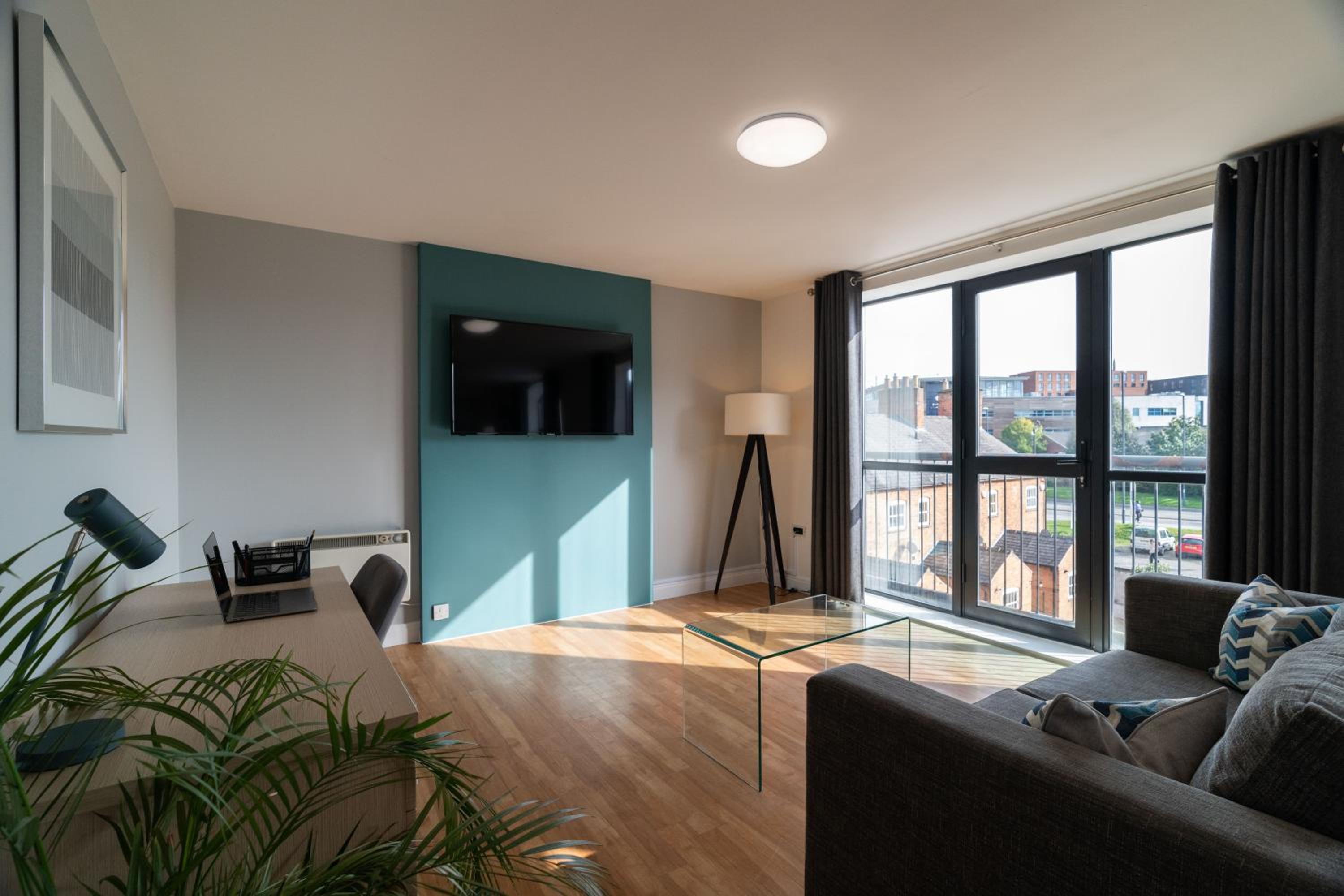 Cotels The Millhouse Corporate Apartments - PRIVATE APARTMENT BUILDINGS - GATED ENTRANCE - PARKING - WORK DESK view 2