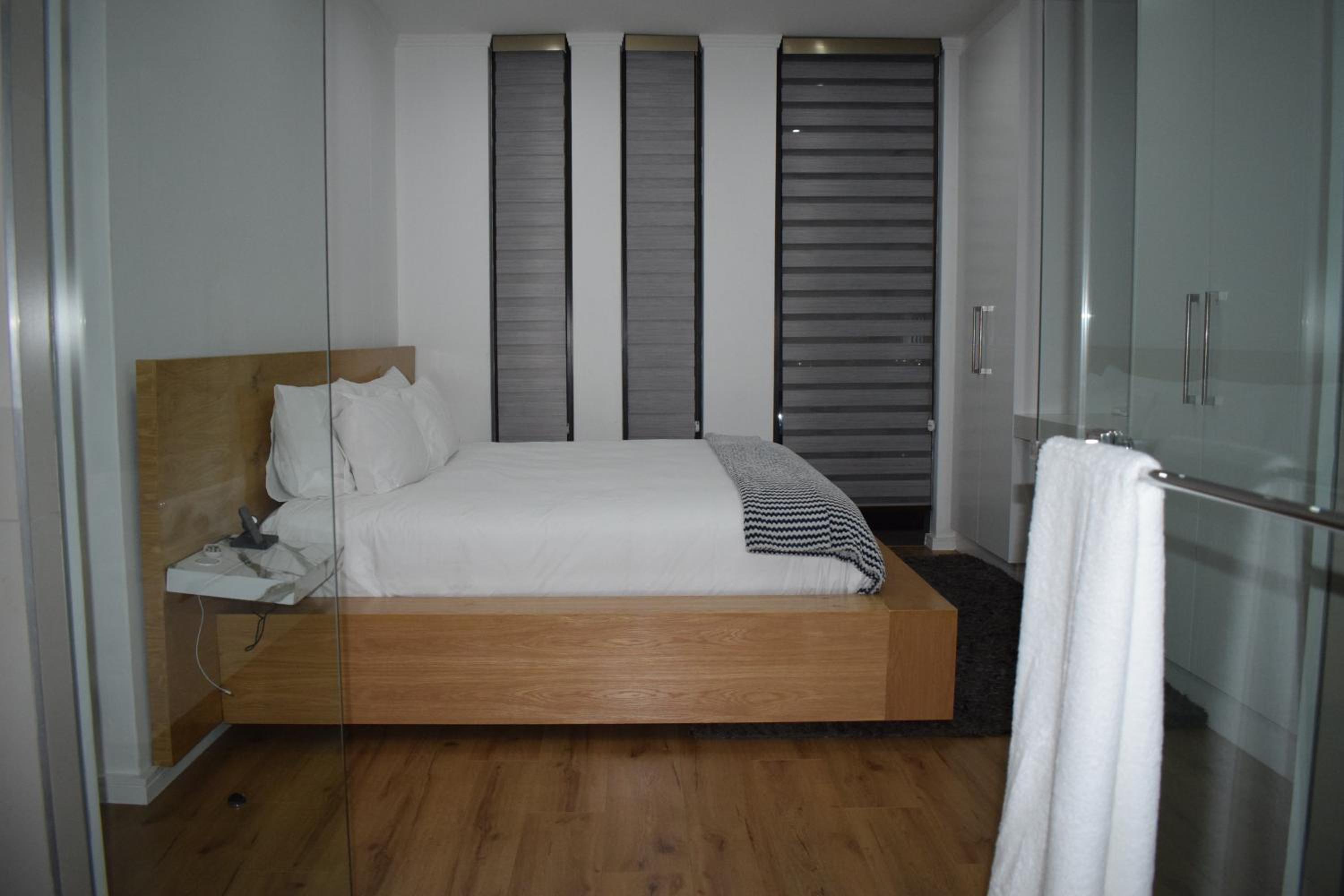Sandton Apartment 15 West Road South