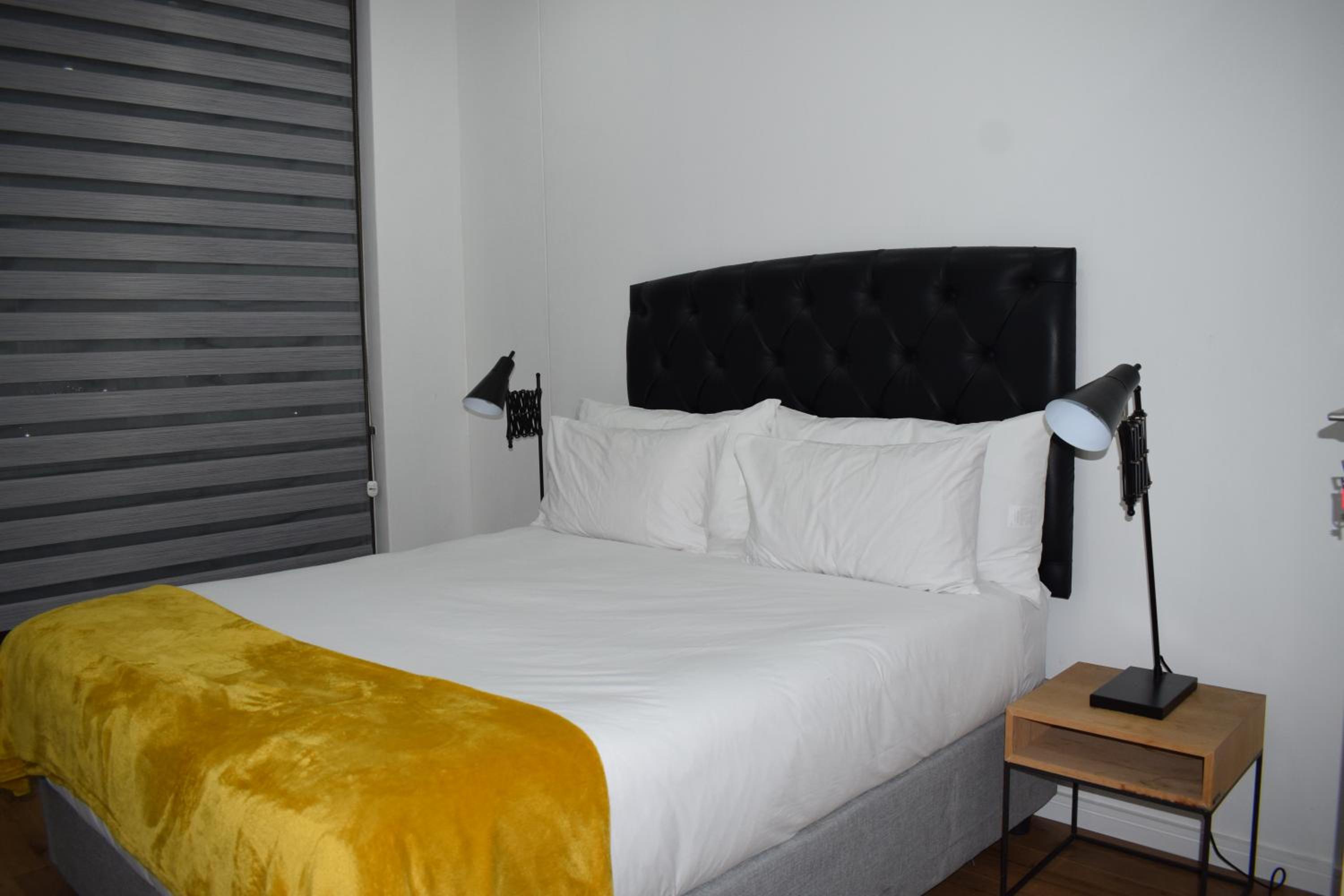 Sandton Apartment 15 West Road South