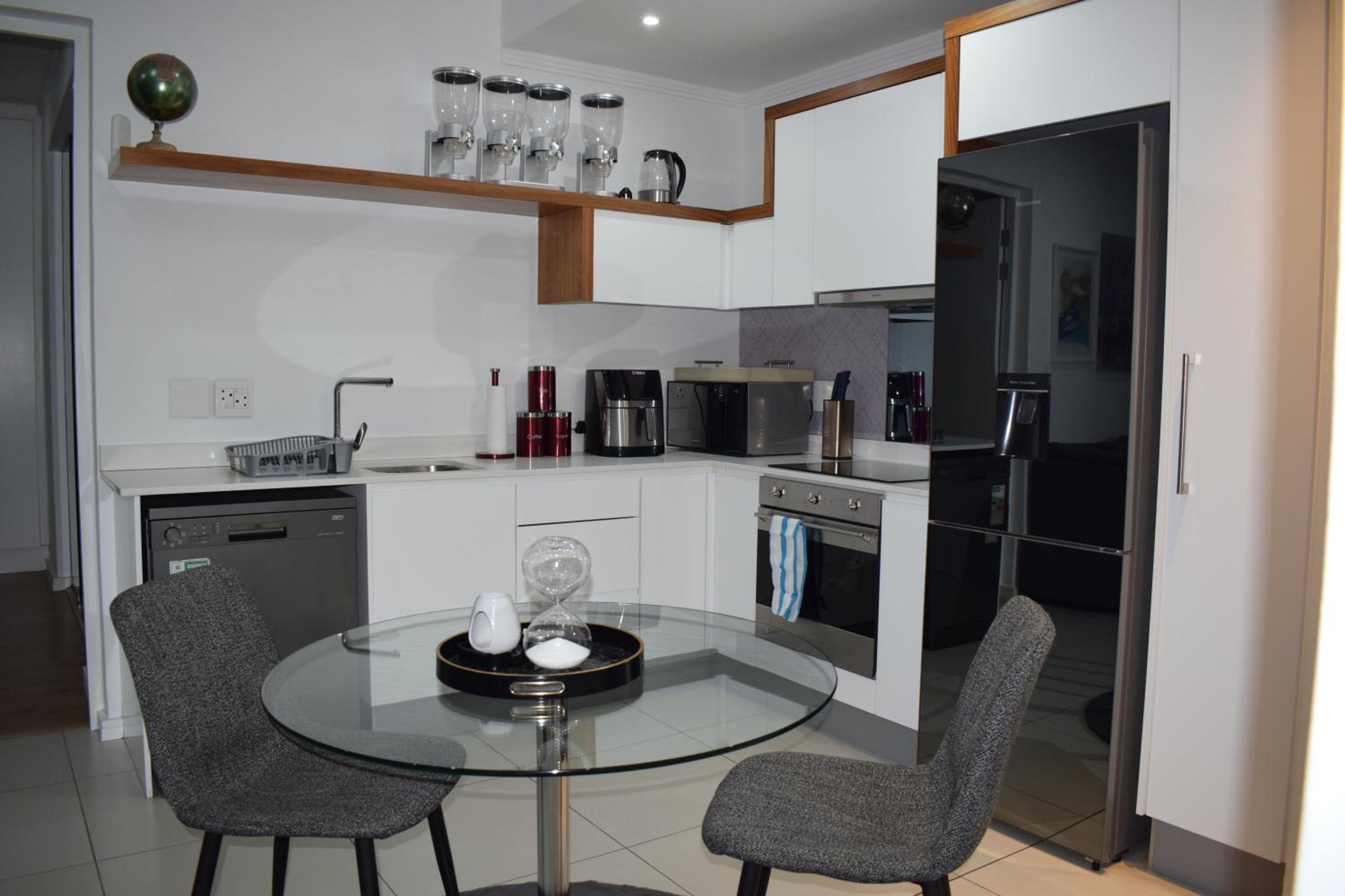 Sandton Apartment 15 West Road South