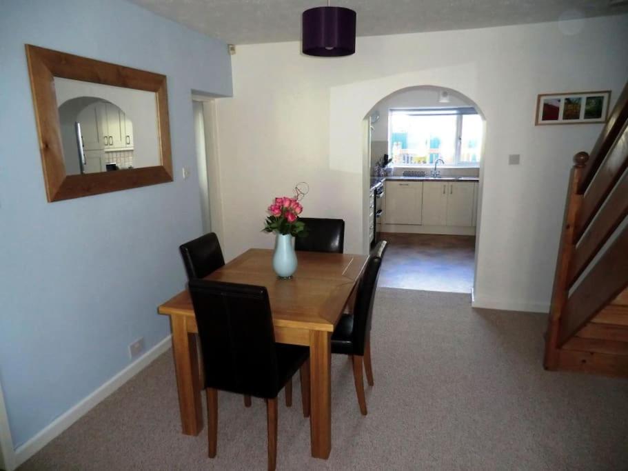 GROVE HOUSE by BOURNECOAST - A Pleasant Family Home by Kings Park with Decking and Parking - HB4179 view 3