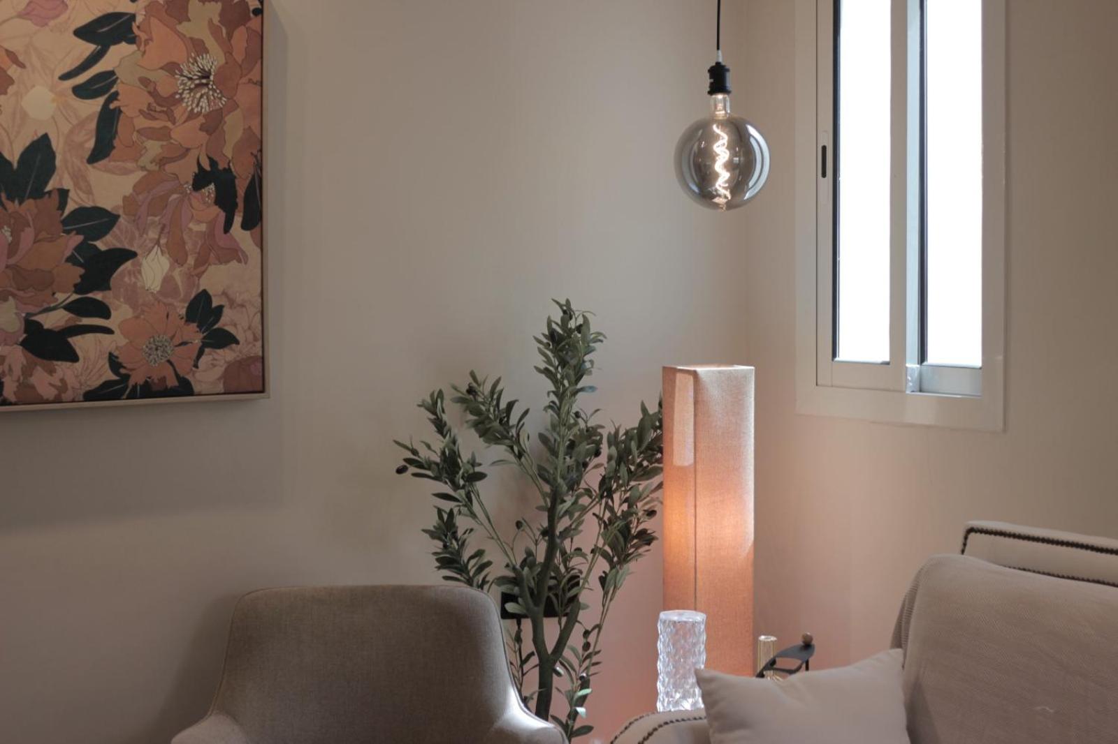 Cozy apartment, two bedroom, full kitchen