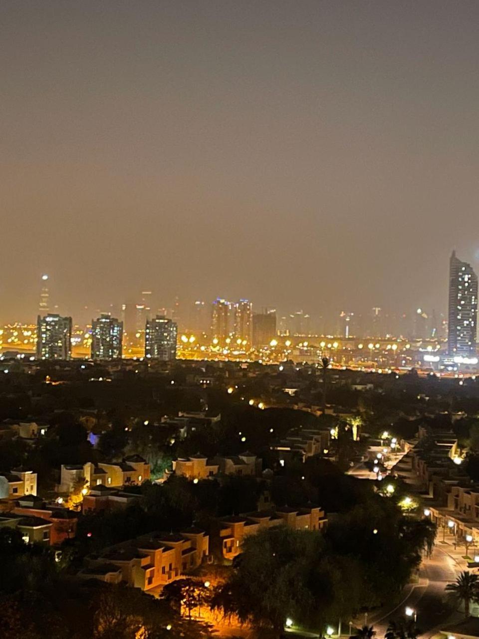Big studio, Dubai SportCity, parking included