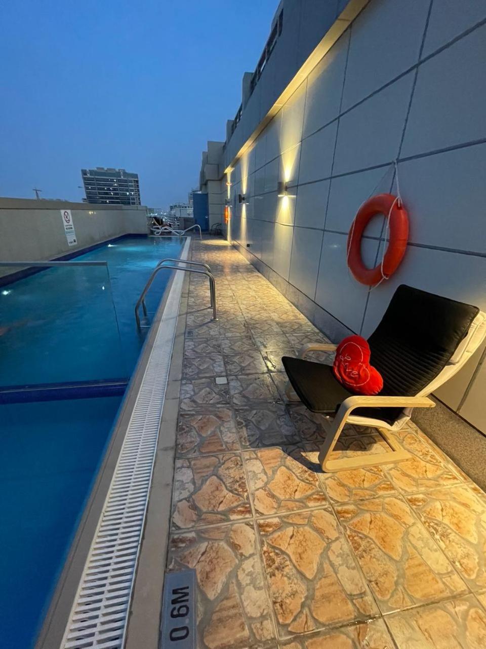 Big studio, Dubai SportCity, parking included