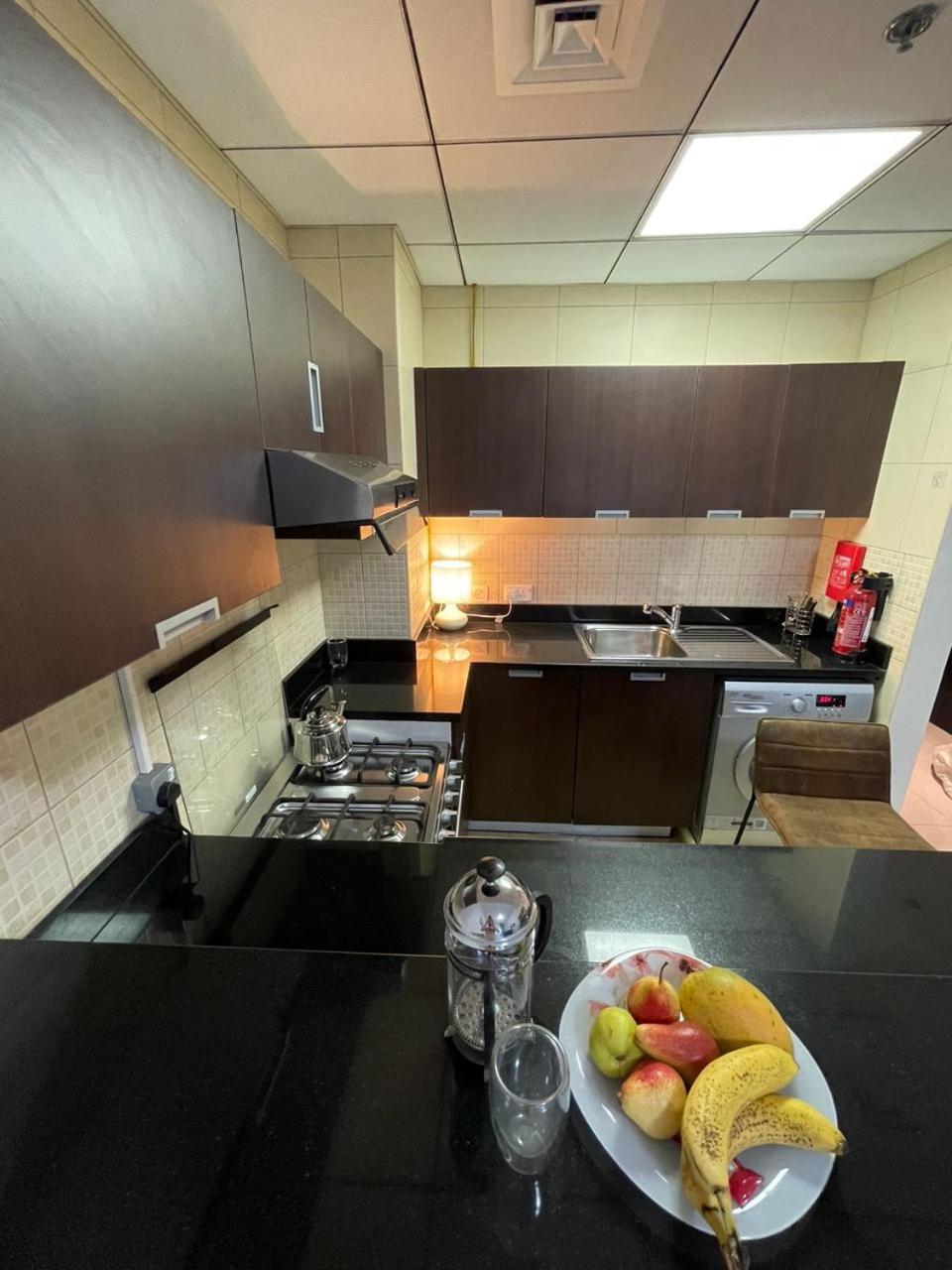 Big studio, Dubai SportCity, parking included
