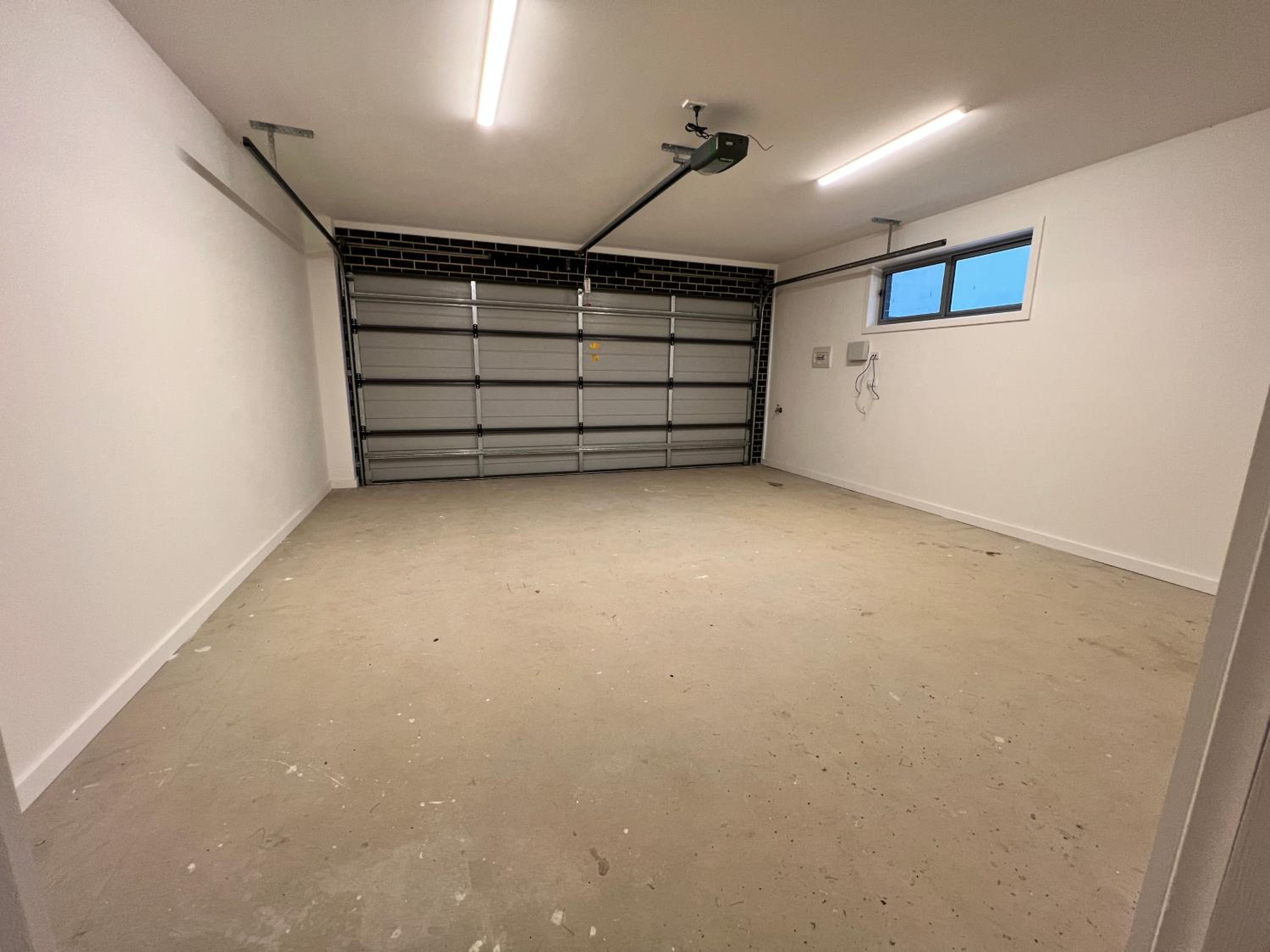 Stunning Dickson Luxe 3BR 2Bath Double Garage WiFi Brand New Home