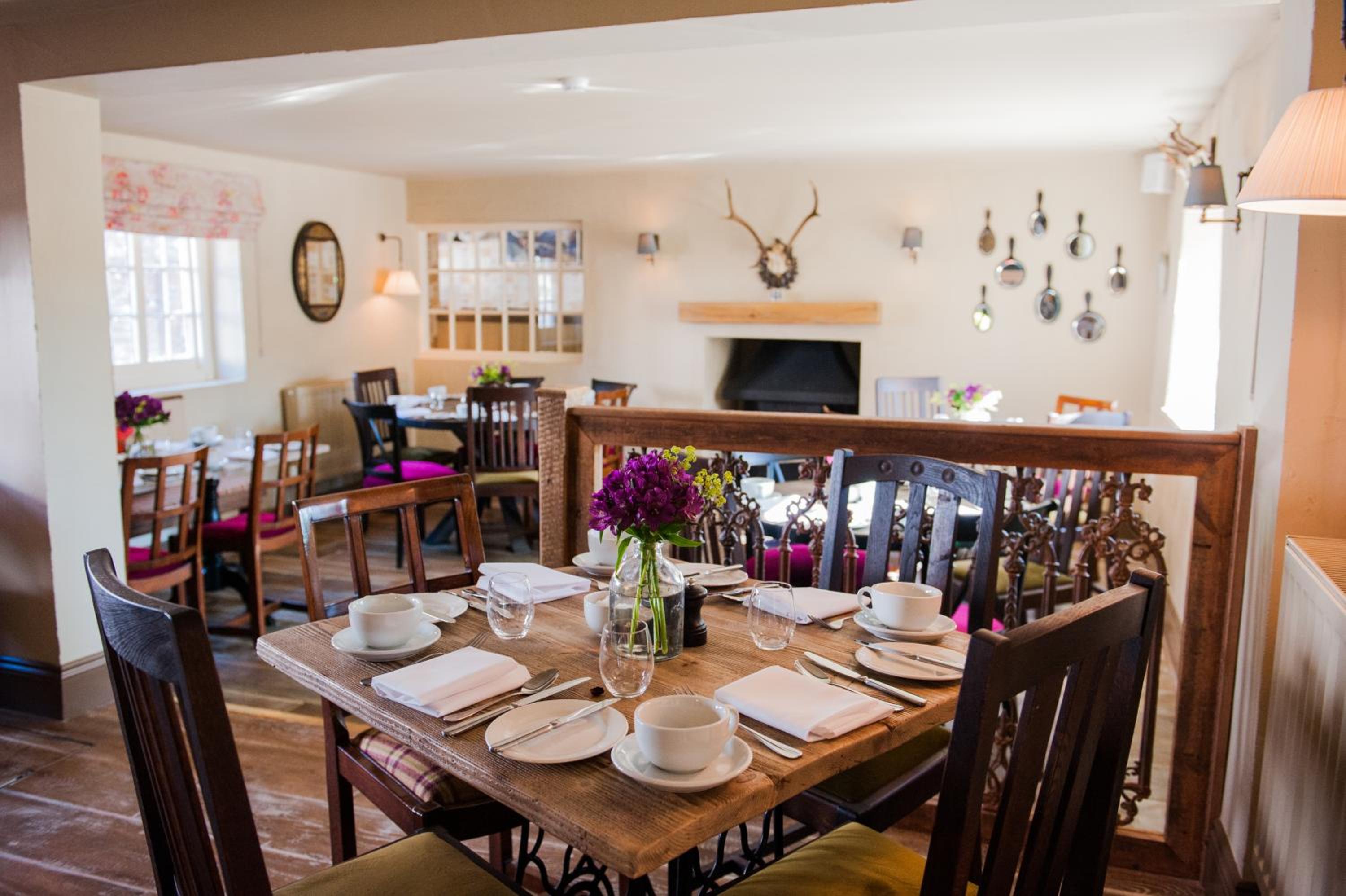 The White Hart, Overton