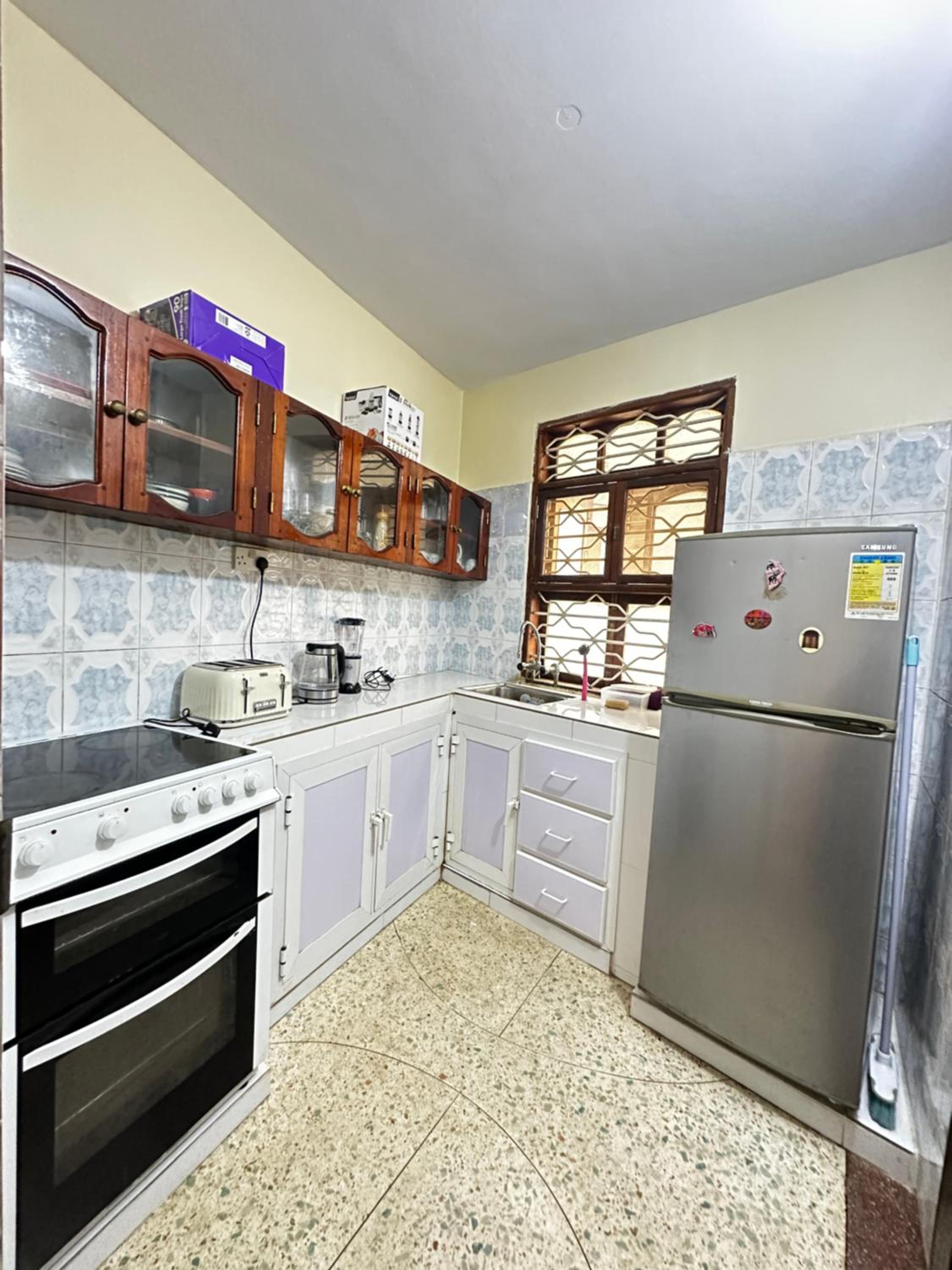 Yahya Apartments