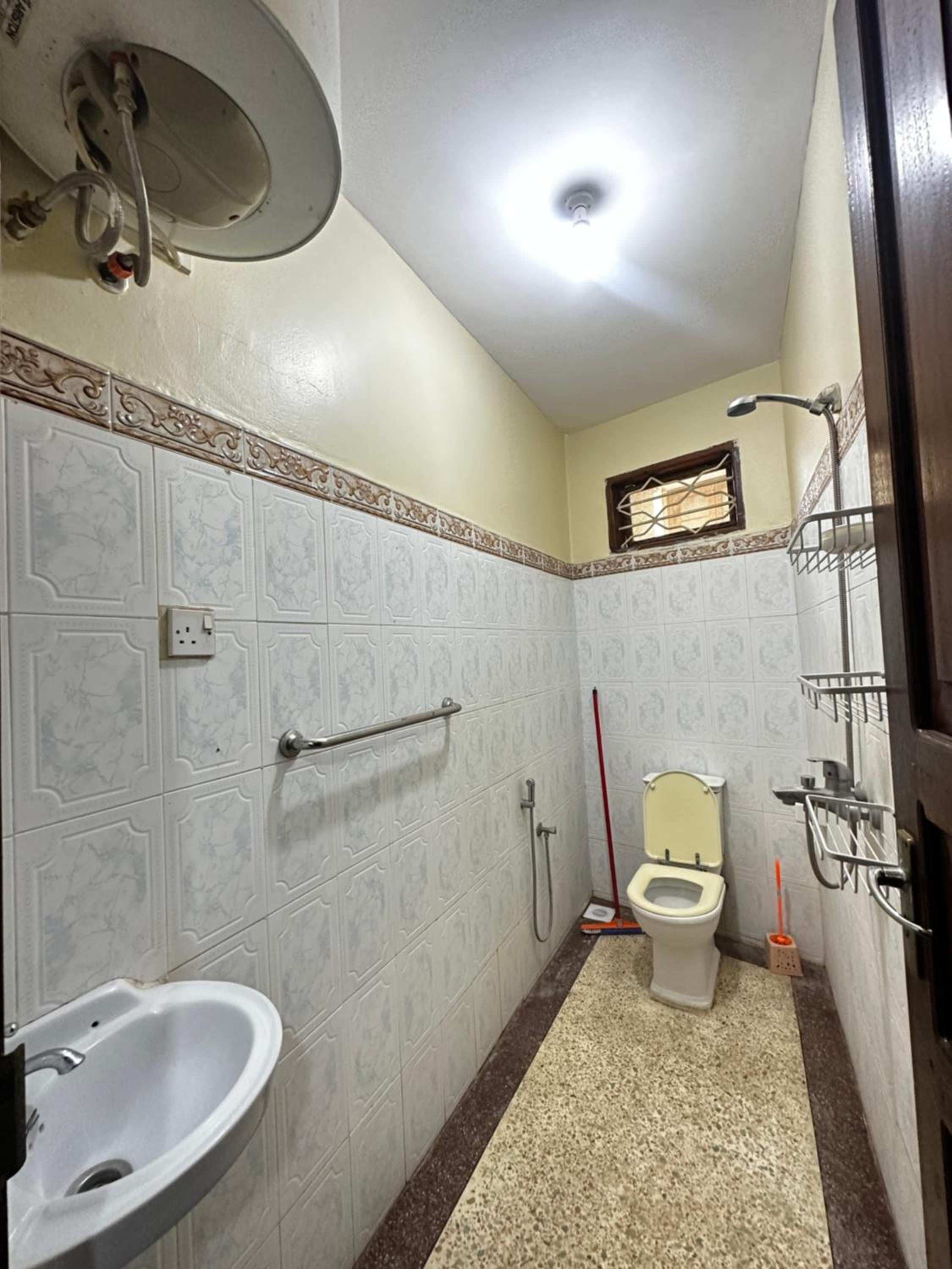 Yahya Apartments