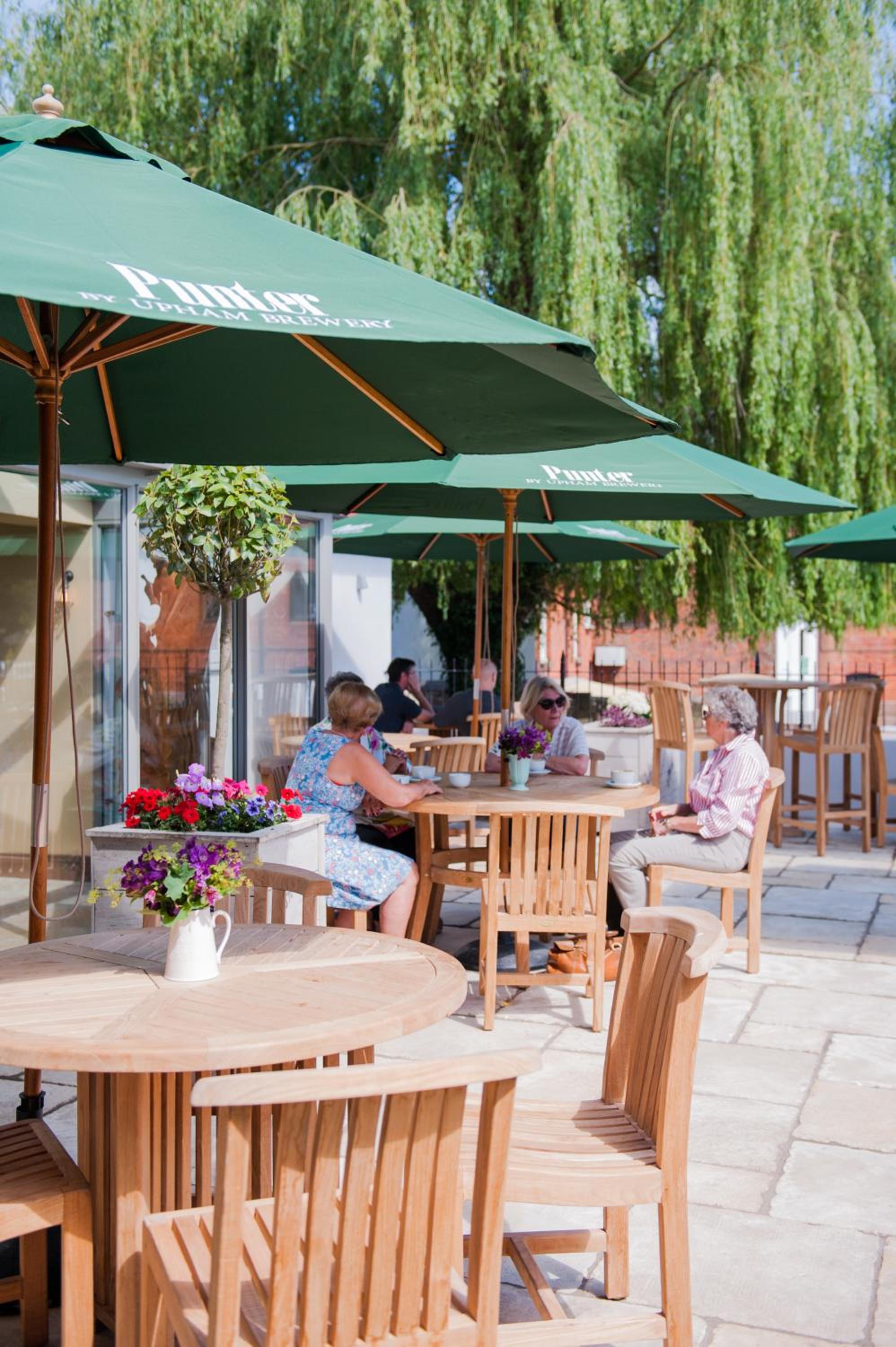 The White Hart, Overton