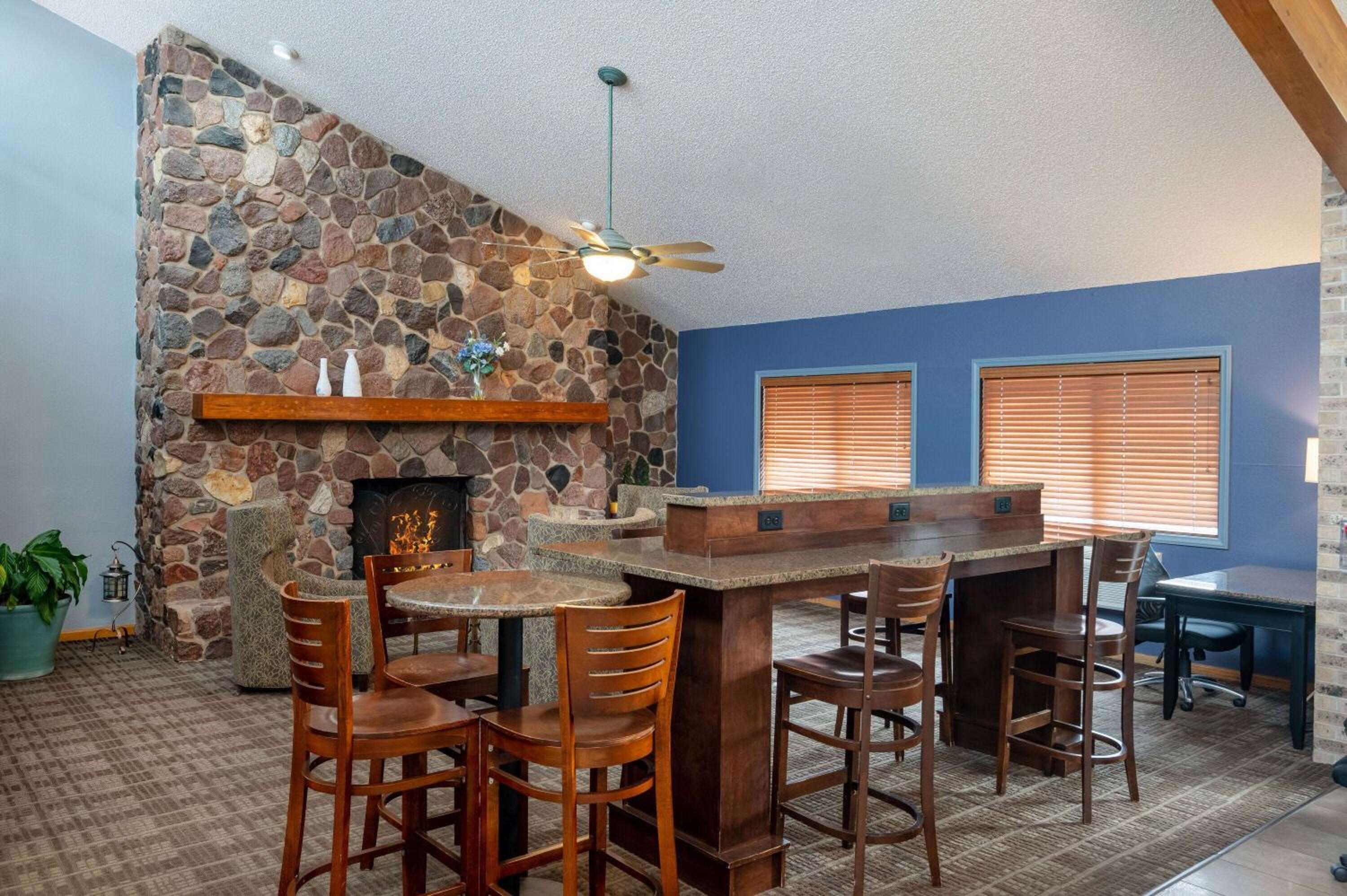 AmericInn by Wyndham Eau Claire