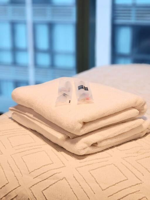 Cozy Comfy 1BR w/ Mall access Netflix Fast Wi-fi view 5