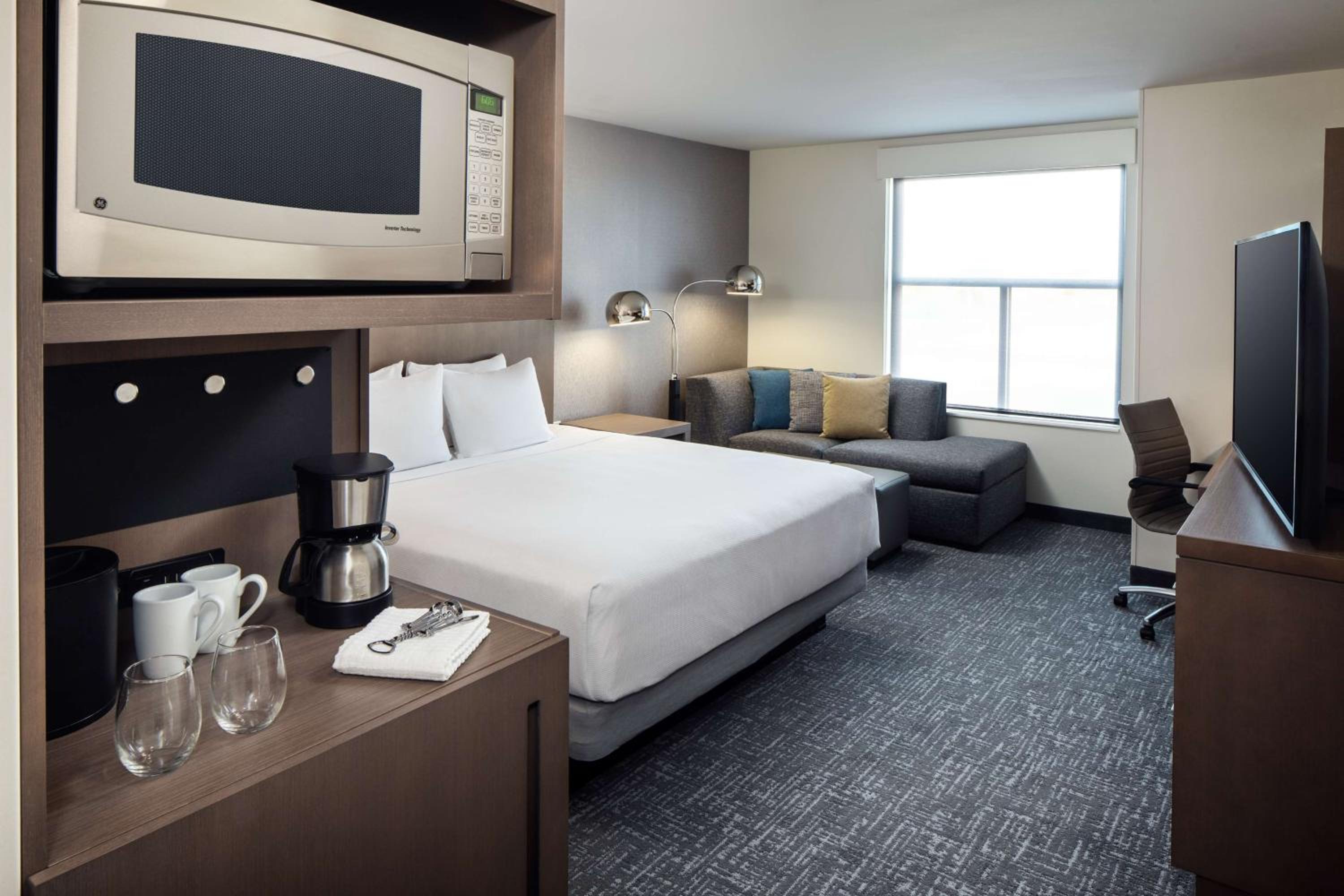 Vacaville Vacations - Hyatt House Vacaville - Property Image 37