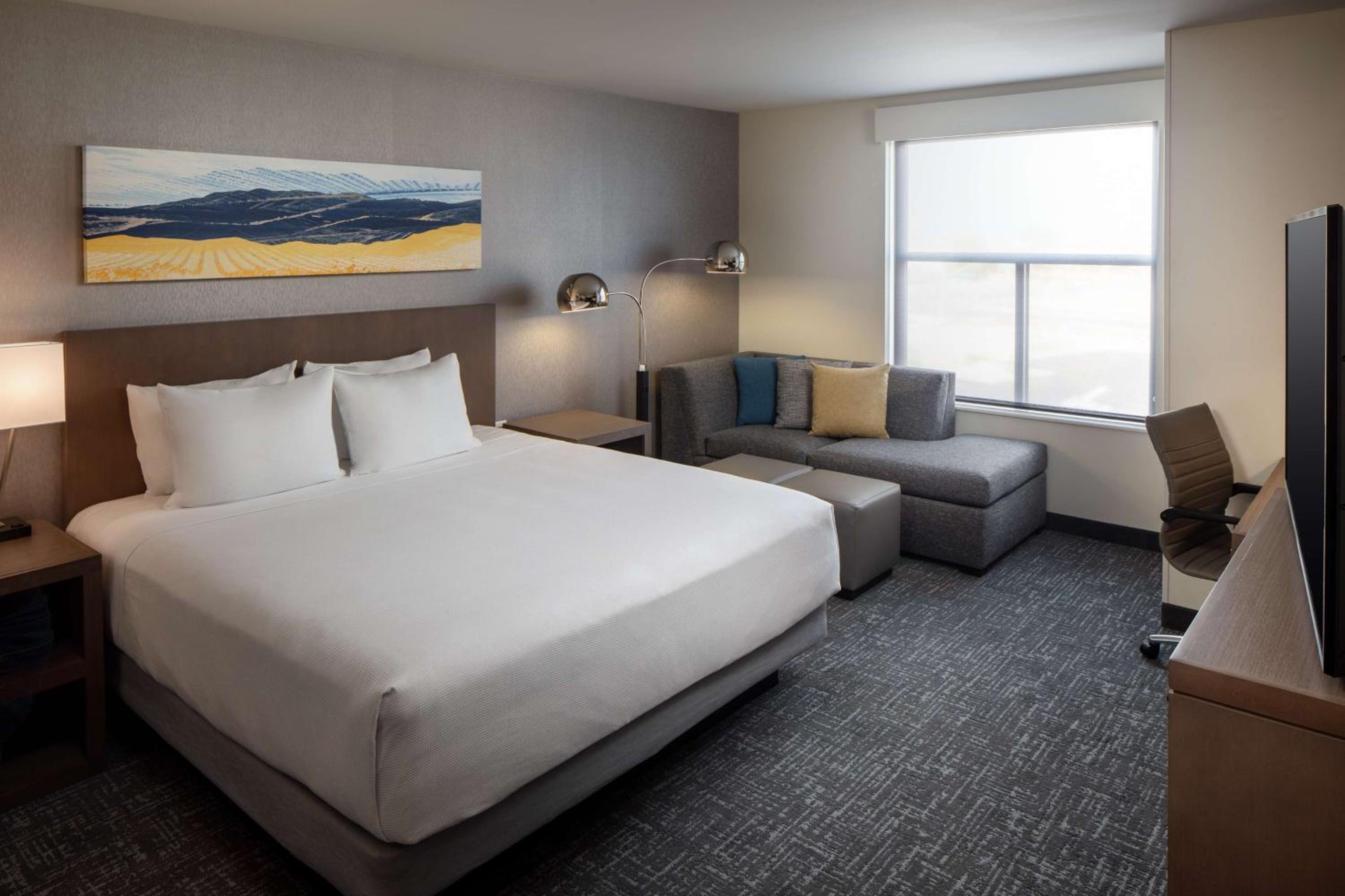 Vacaville Vacations - Hyatt House Vacaville - Property Image 38