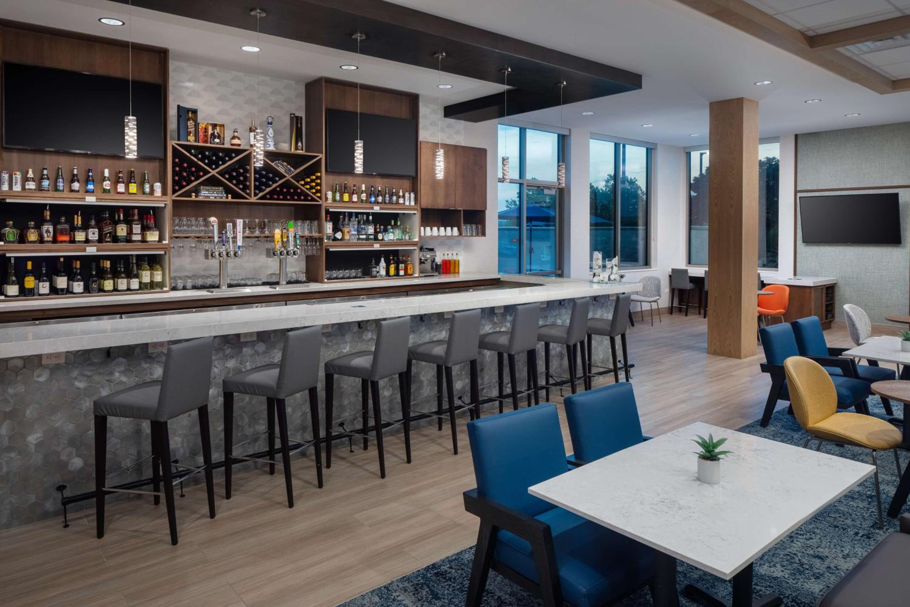 Vacaville Vacations - Hyatt House Vacaville - Property Image 12