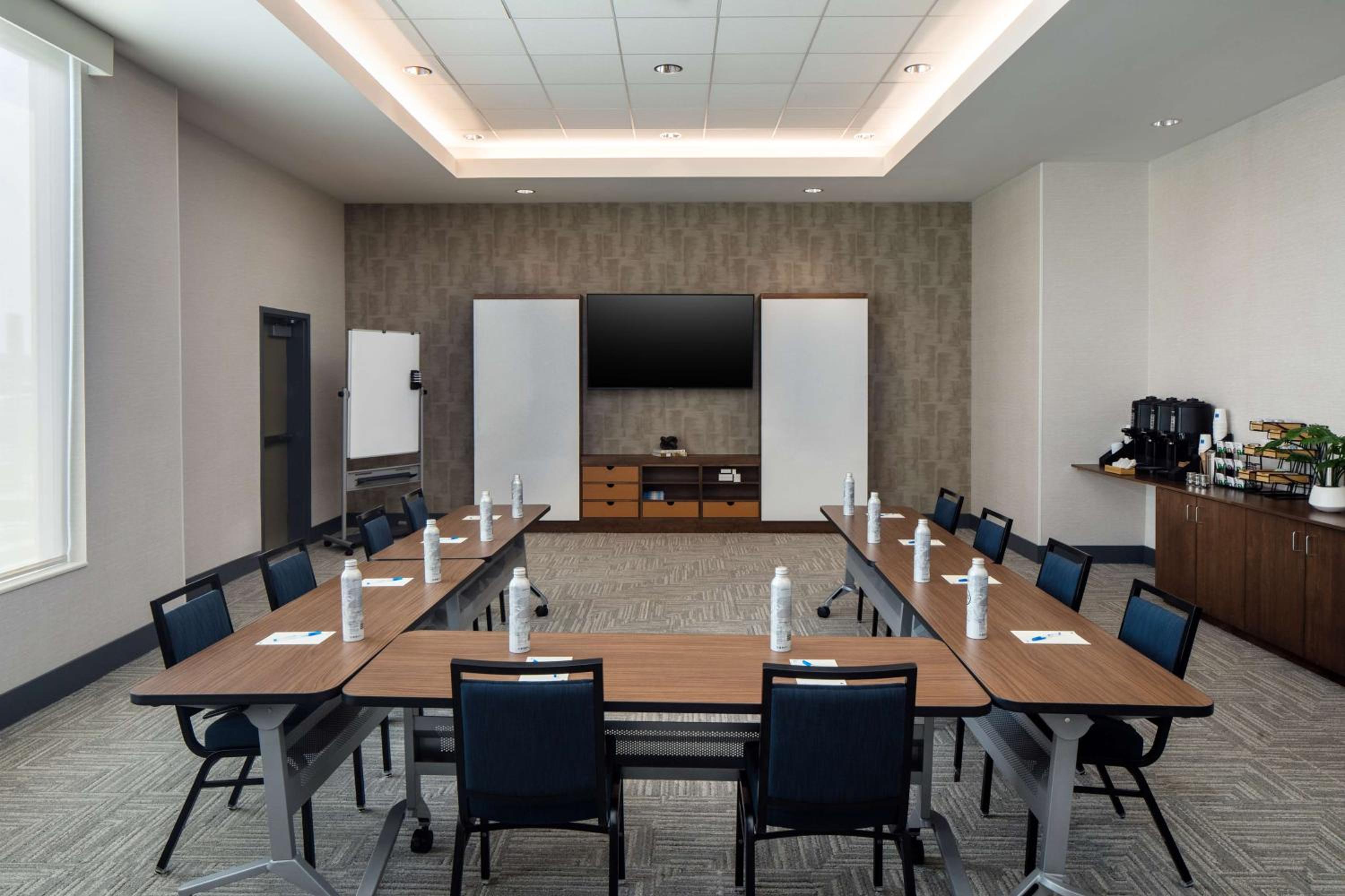 Vacaville Vacations - Hyatt House Vacaville - Property Image 10