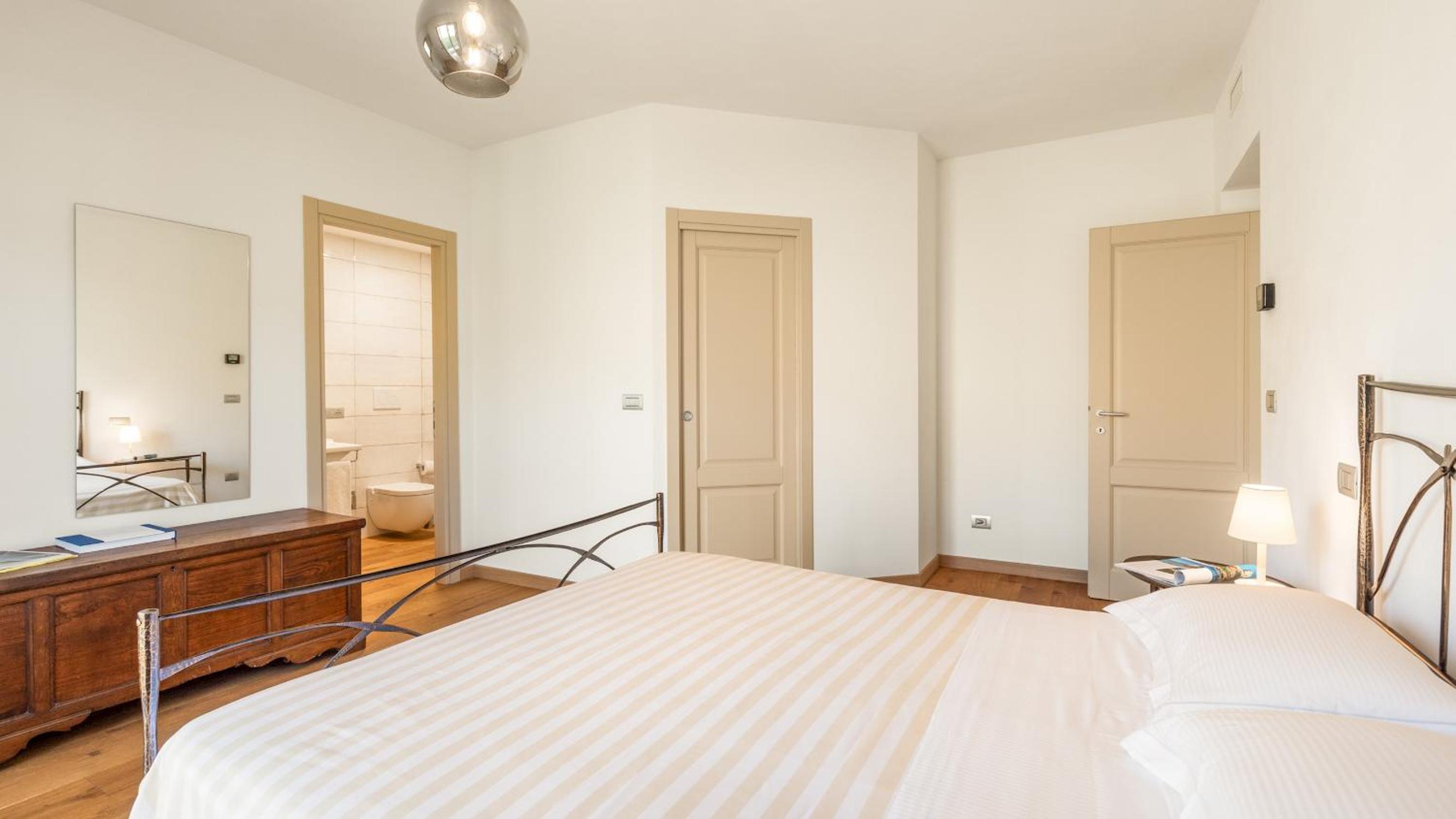CASALE GROTTINI 8, Emma Villas