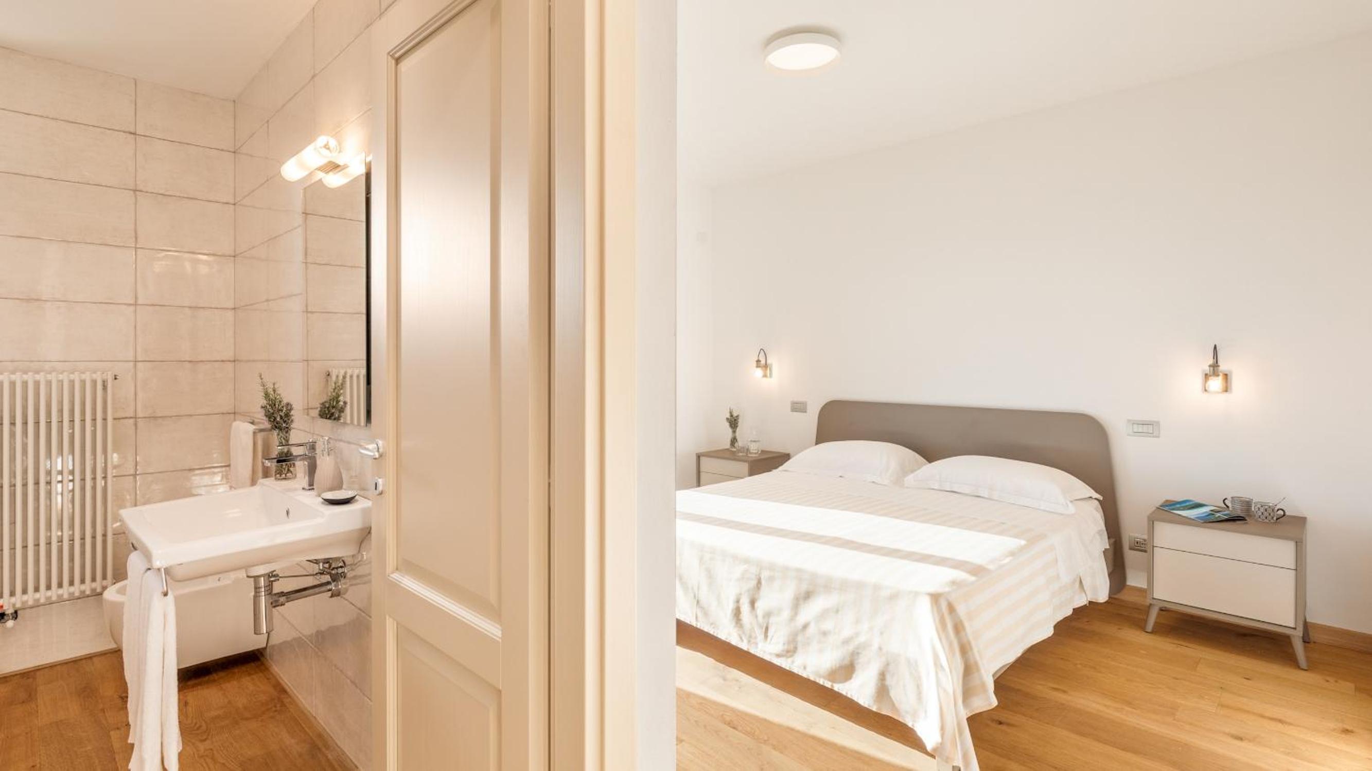 CASALE GROTTINI 8, Emma Villas
