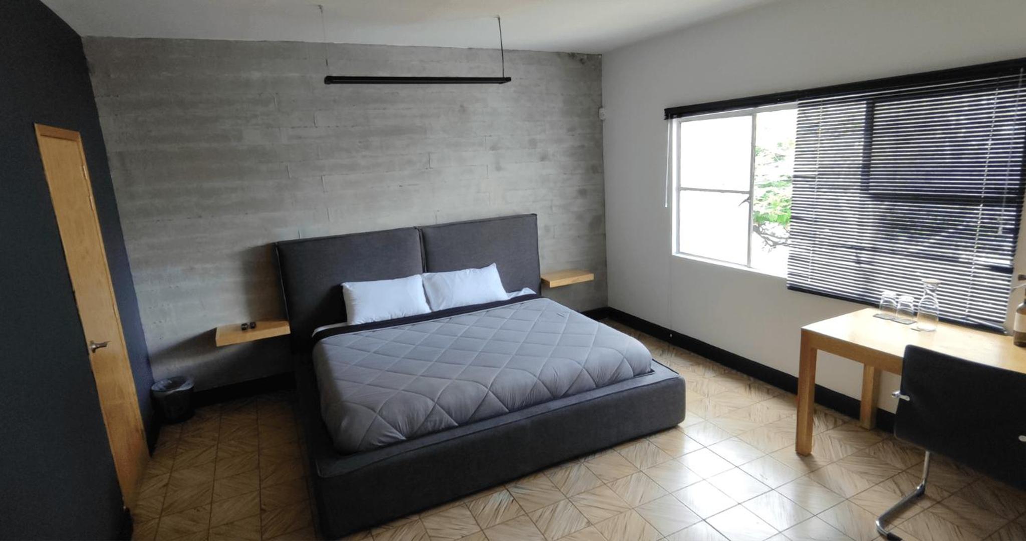 Habitaciones privadas con baño propio en una zona segura y céntrica de Guadalajara.