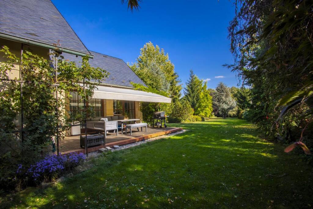 7 Bedroom Secluded Villa close to Prague