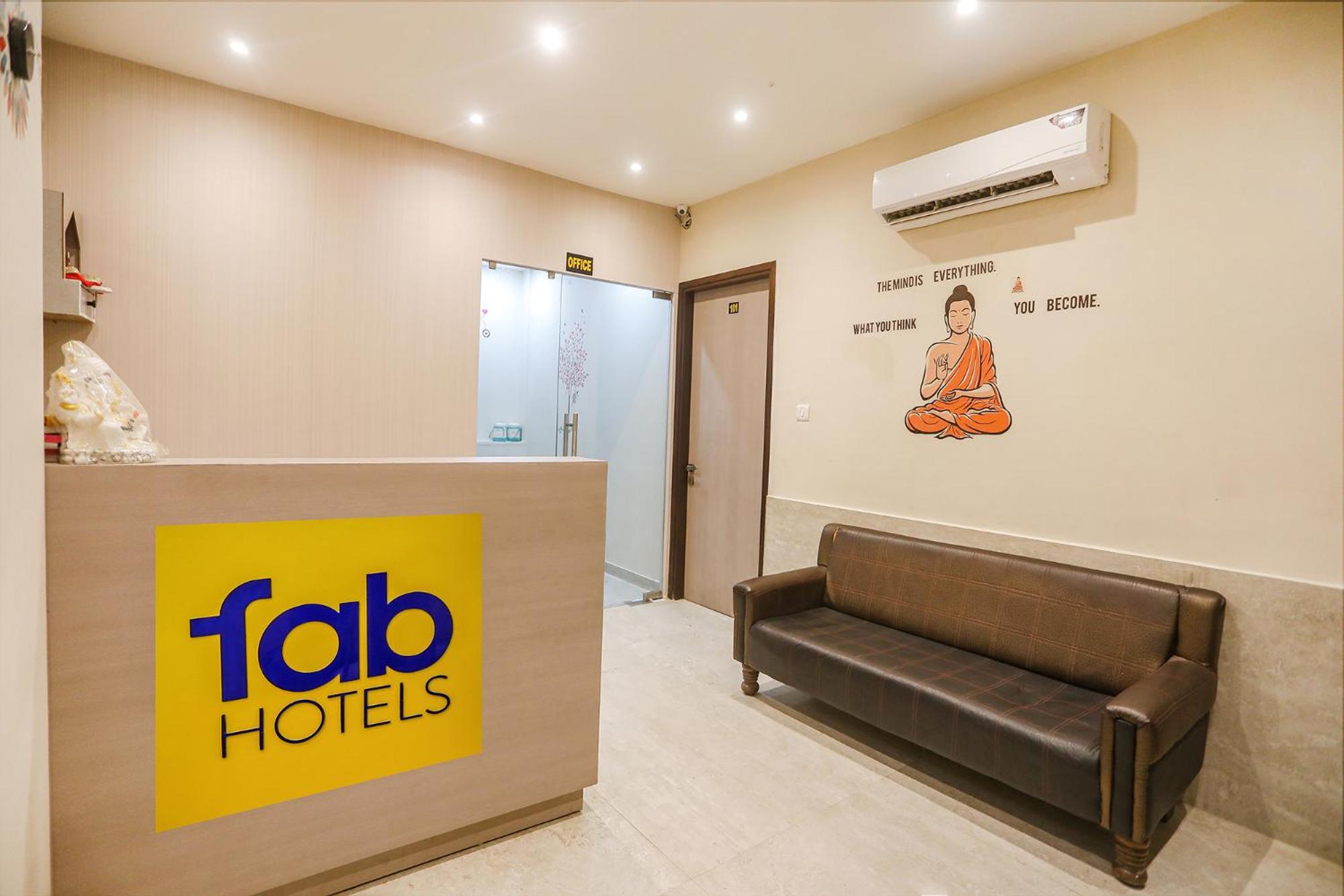 Lobby & Reception