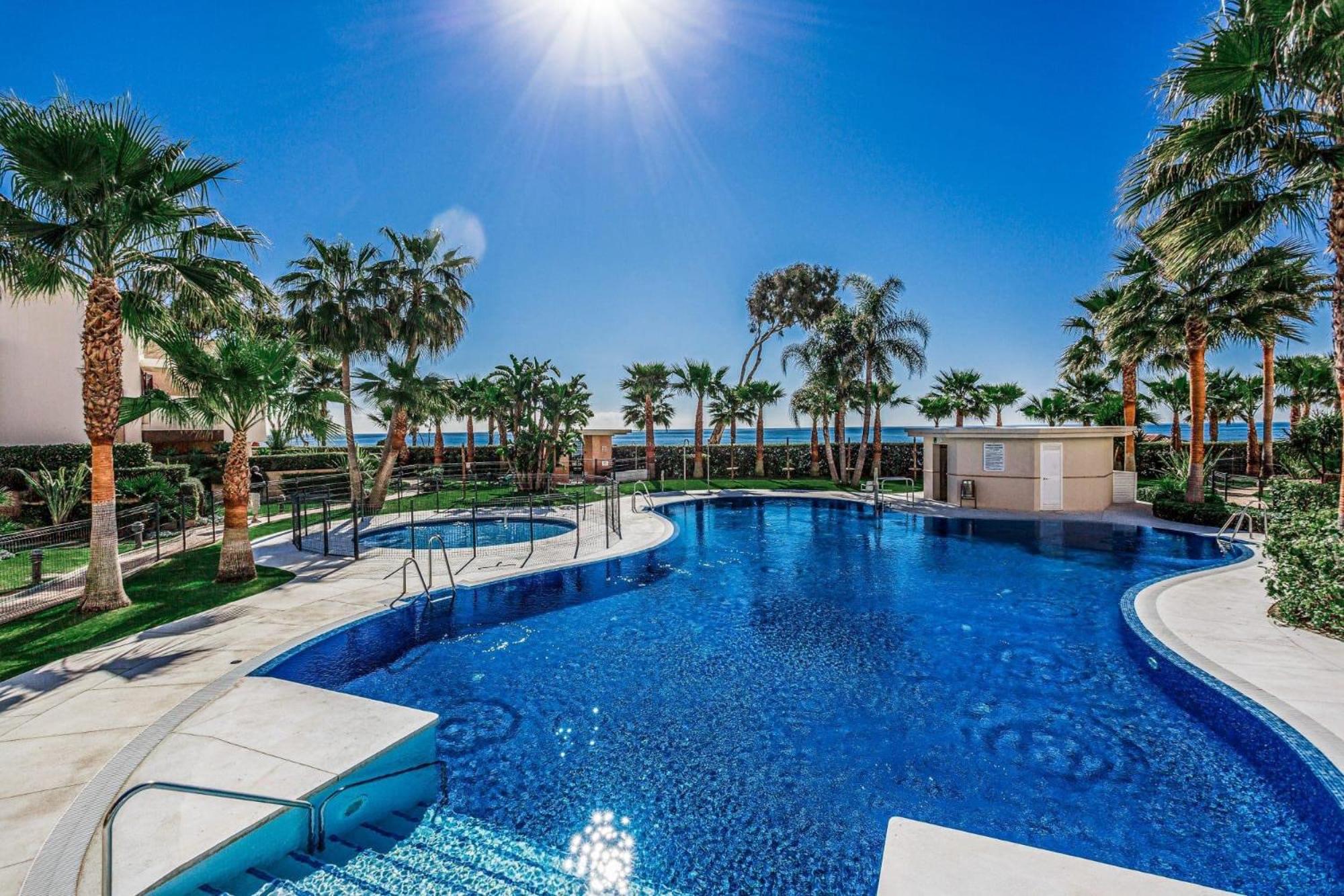 Hotel Precioso apartamento con vistas al mar , Estepona - Image 1