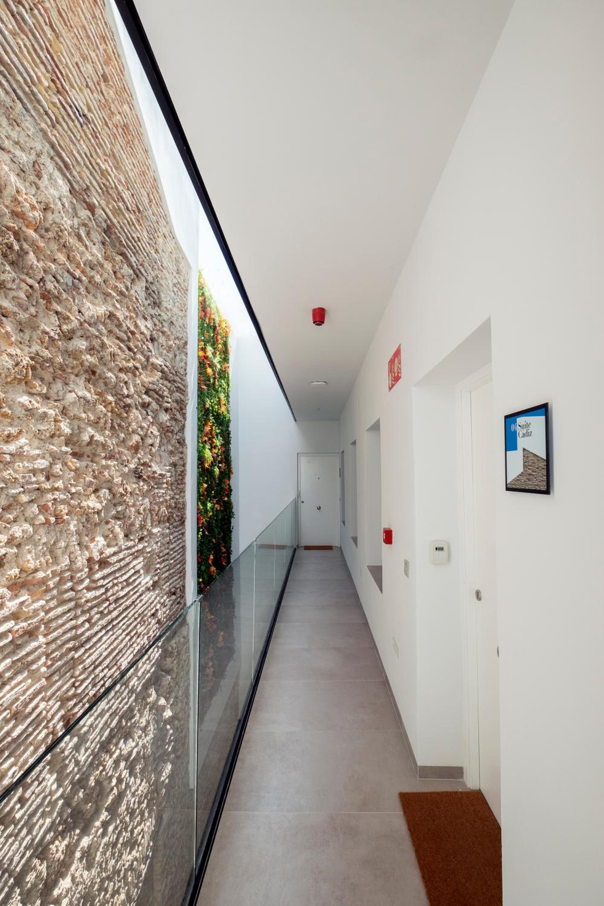 VILLAR Suites by Cadiz4Rentals