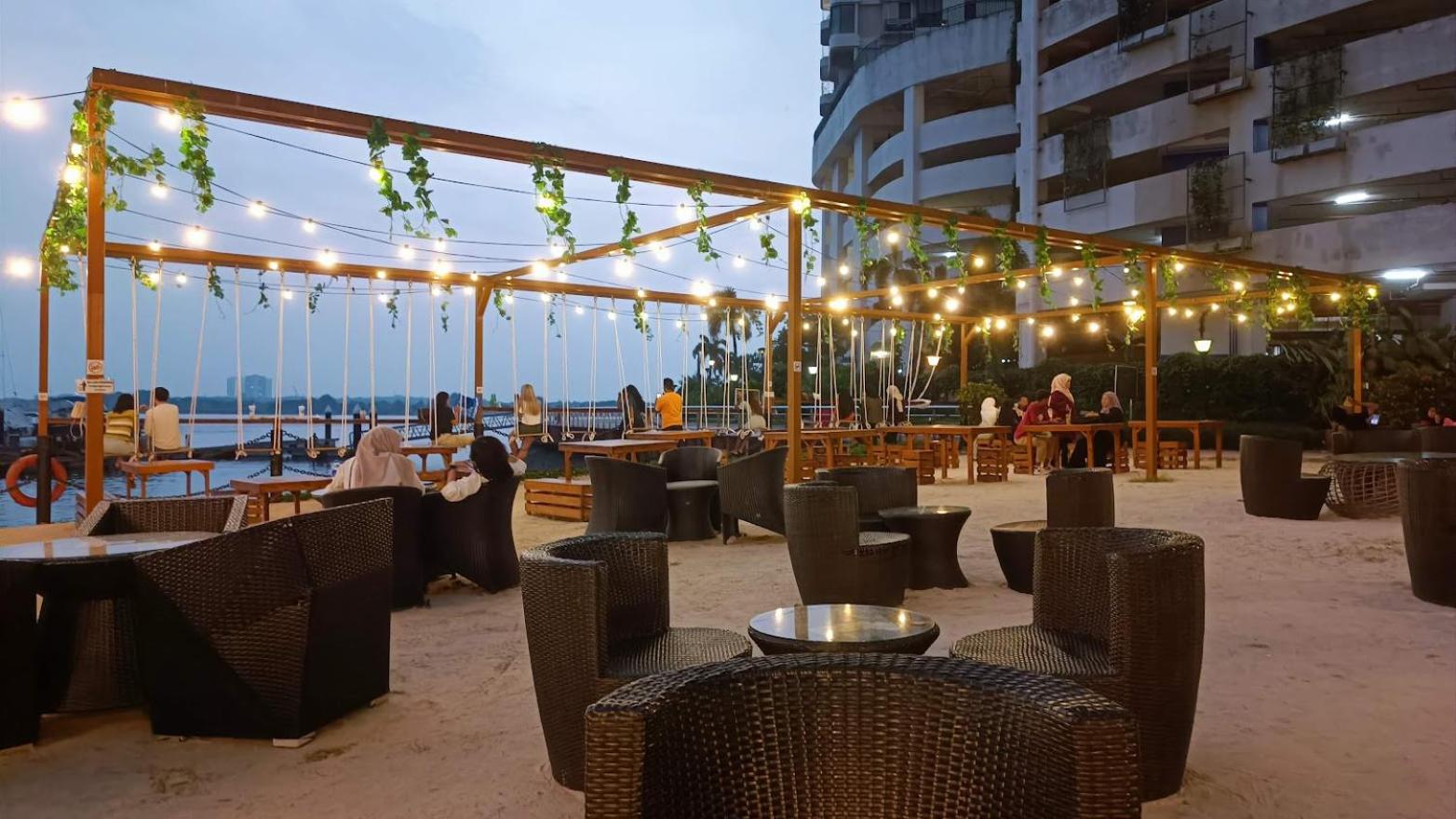 JOHOR BAHRU DANGABAY CIQ CITYSQUARE 2Bd 6PAX