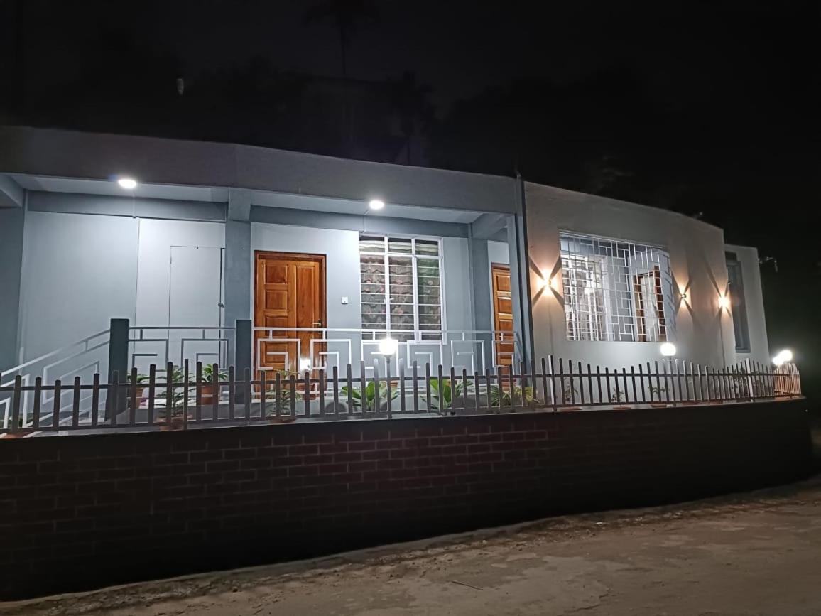 Living Roots Lodge