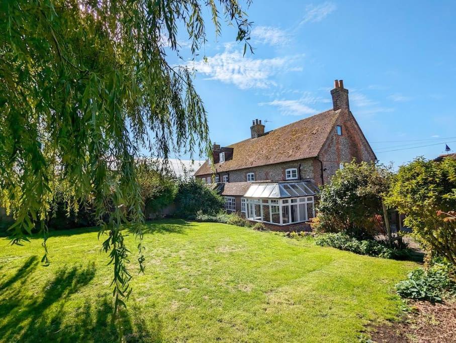 Badger Cottage, Near Goodwood