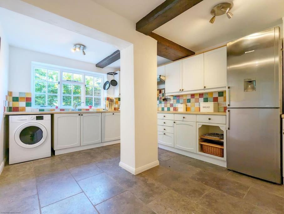 Badger Cottage, Near Goodwood