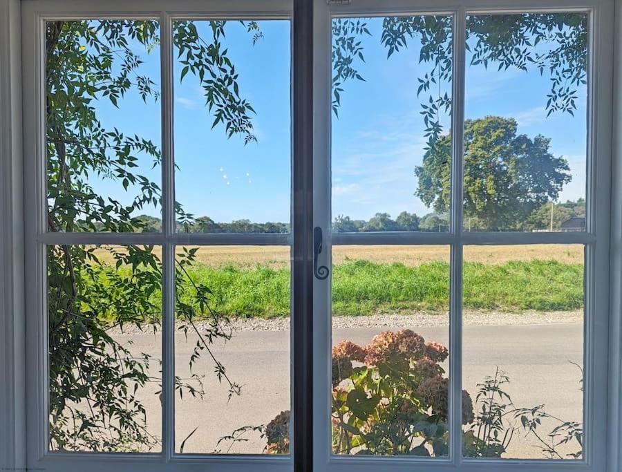Badger Cottage, Near Goodwood