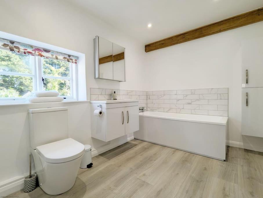 Badger Cottage, Near Goodwood