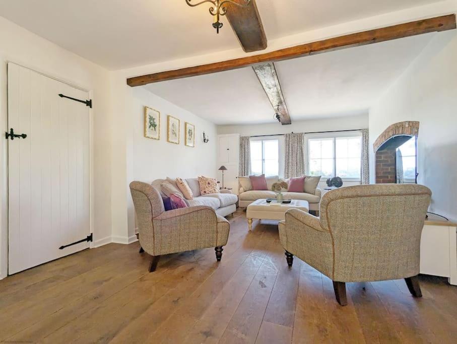 Badger Cottage, Near Goodwood
