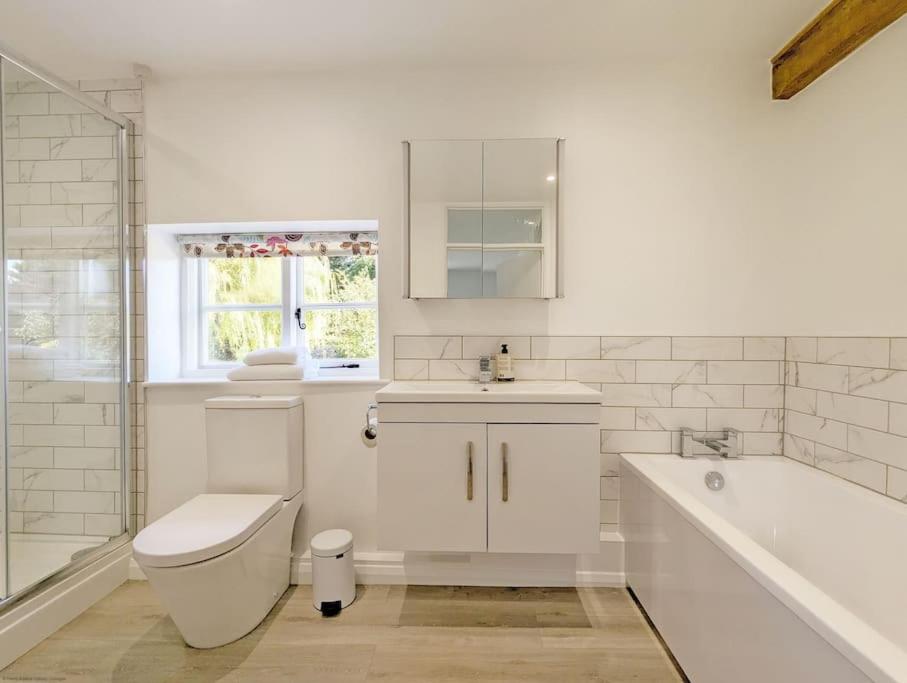 Badger Cottage, Near Goodwood