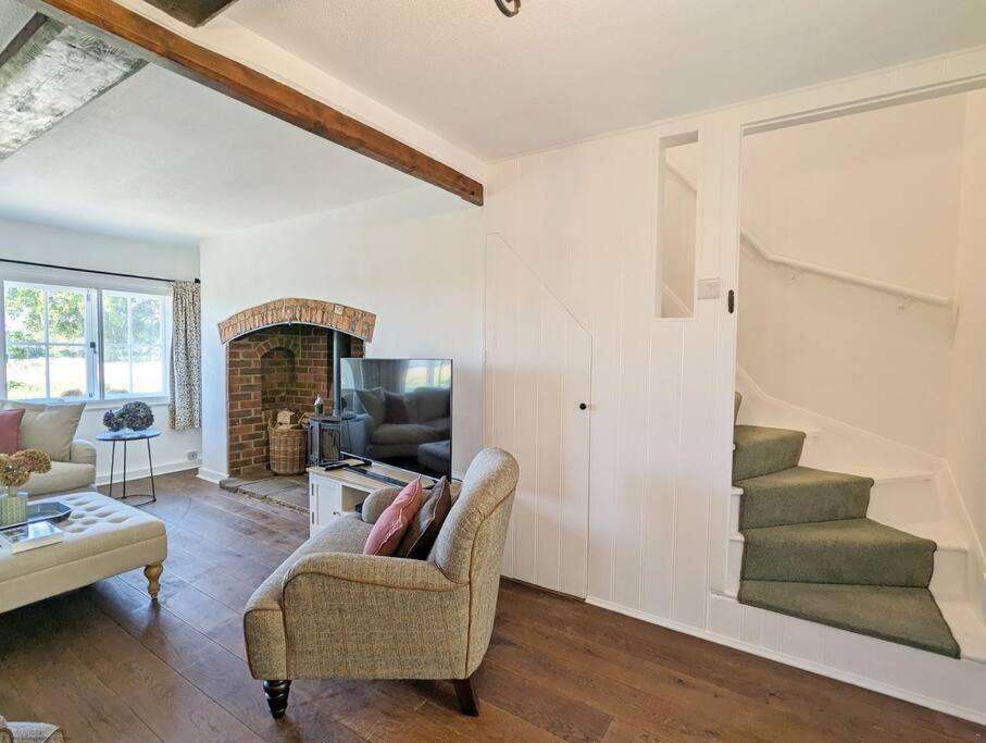 Badger Cottage, Near Goodwood
