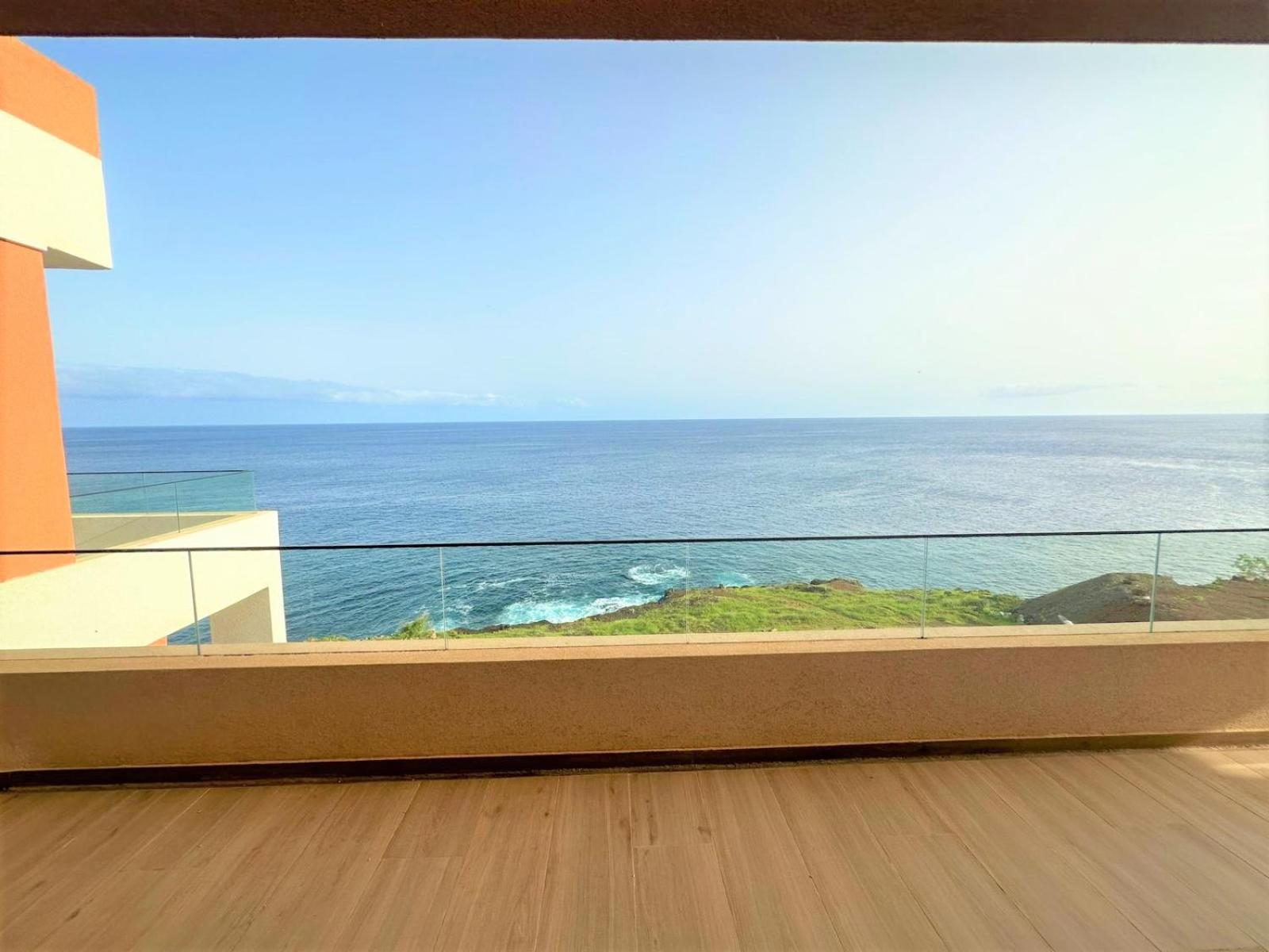 Ocean Mirror Apartment